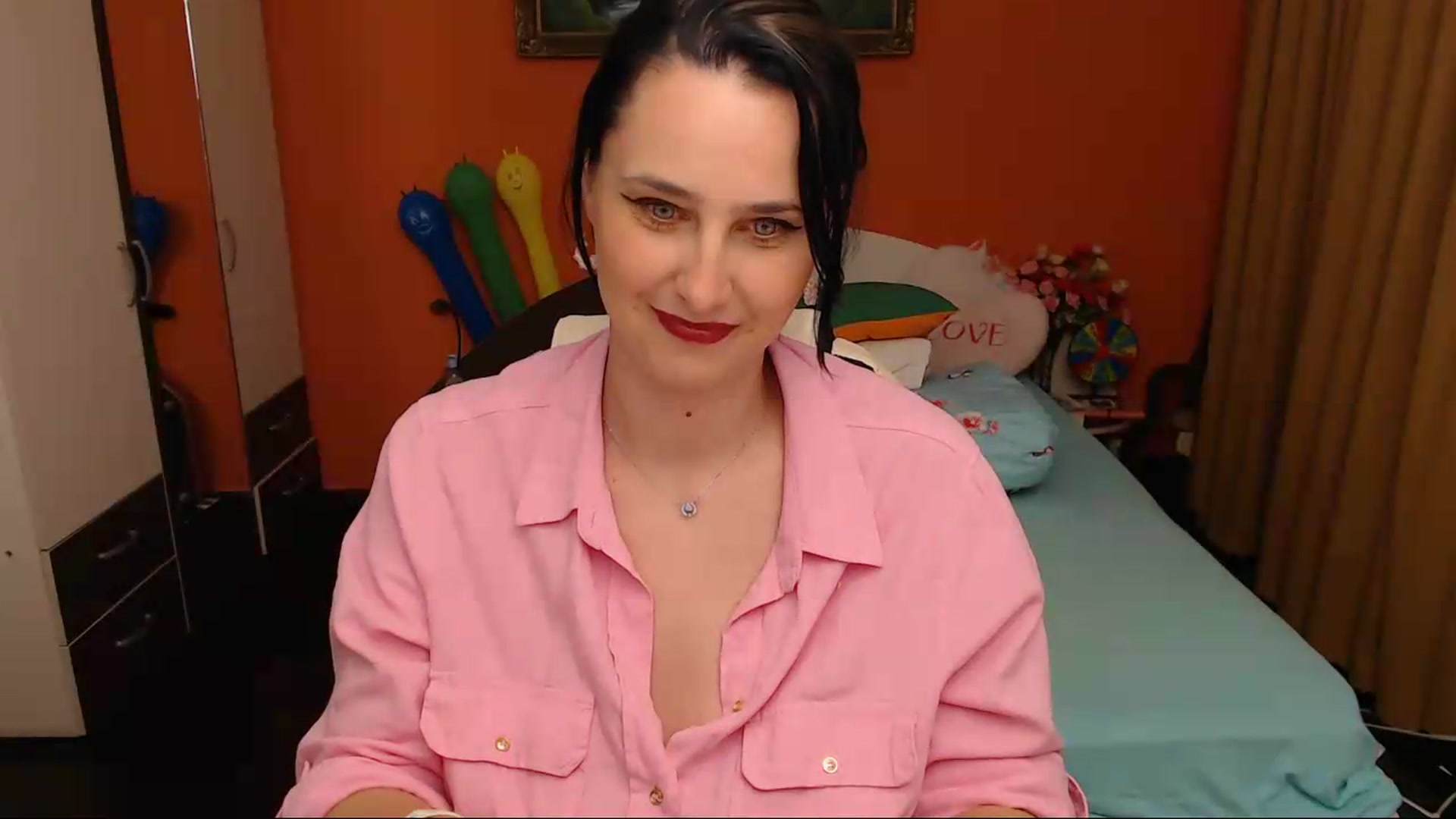 Gallery image thumbnail from LoveeSunshine's myfreecams stream on, 05/11/2026, 22:40 image 12 of 20