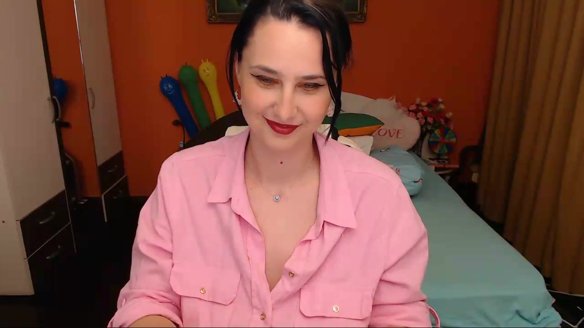 Gallery image thumbnail from LoveeSunshine's myfreecams stream on, 05/11/2026, 22:40 image 3 of 20