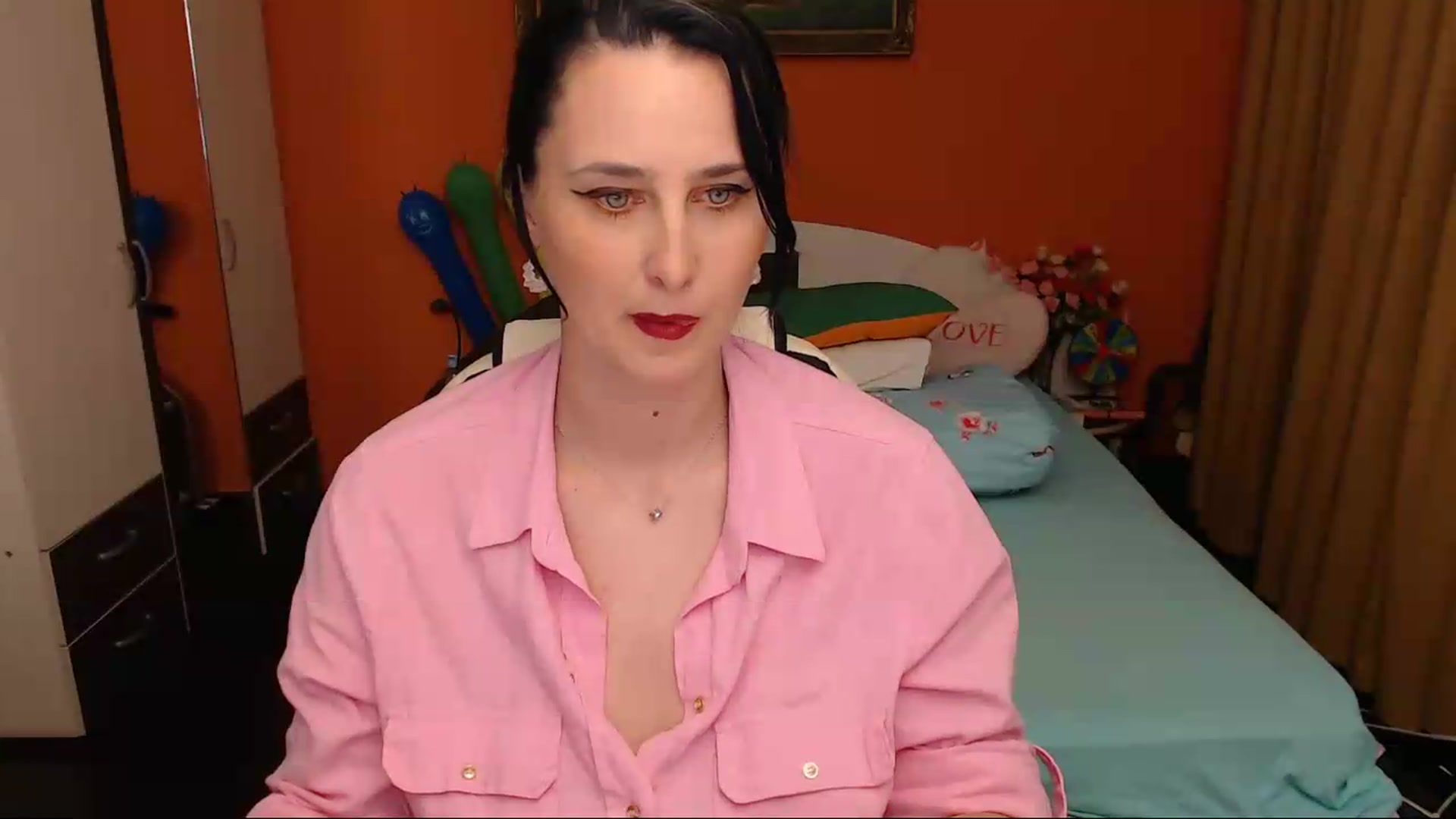 Gallery image thumbnail from LoveeSunshine's myfreecams stream on, 05/11/2026, 22:40 image 9 of 20
