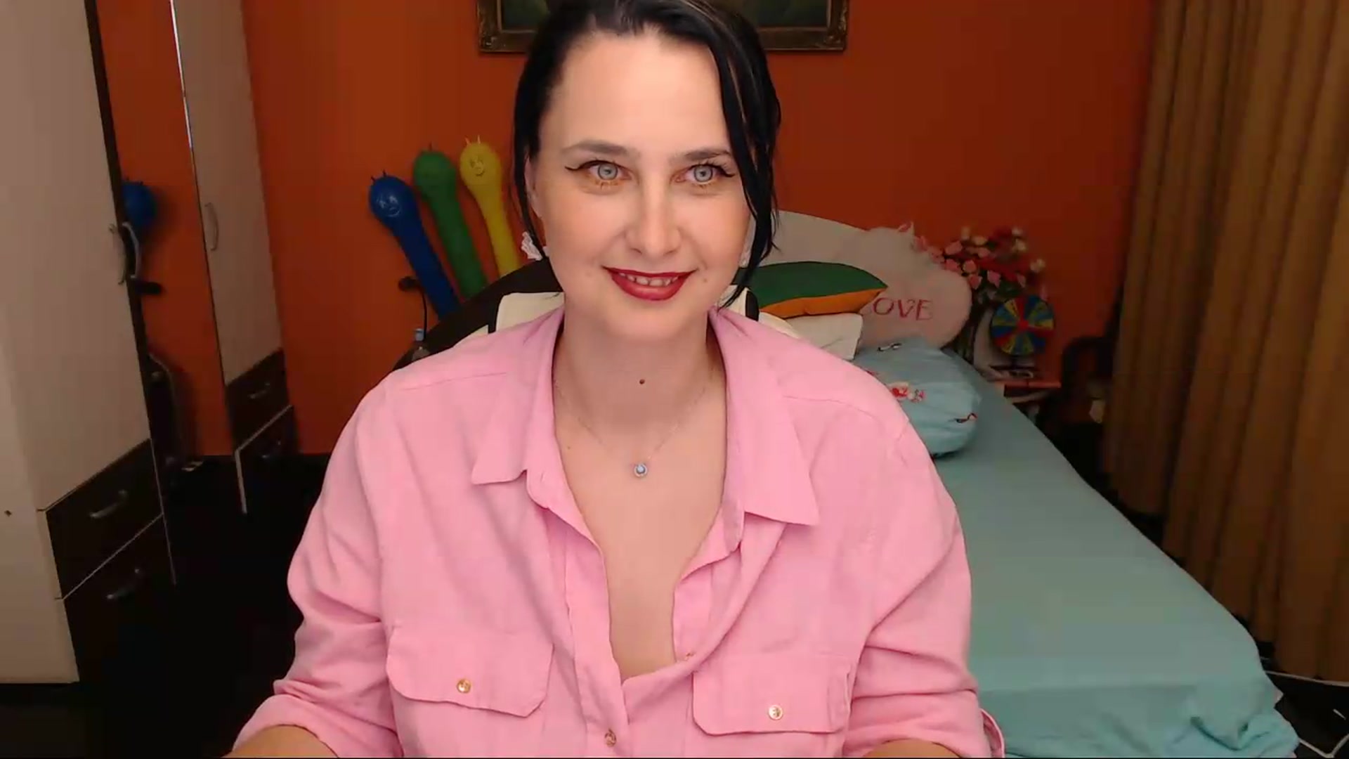 Gallery image thumbnail from LoveeSunshine's myfreecams stream on, 05/11/2026, 22:40 image 17 of 20