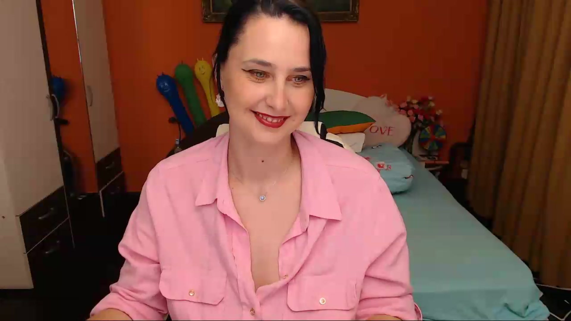 Gallery image thumbnail from LoveeSunshine's myfreecams stream on, 05/11/2026, 22:40 image 13 of 20