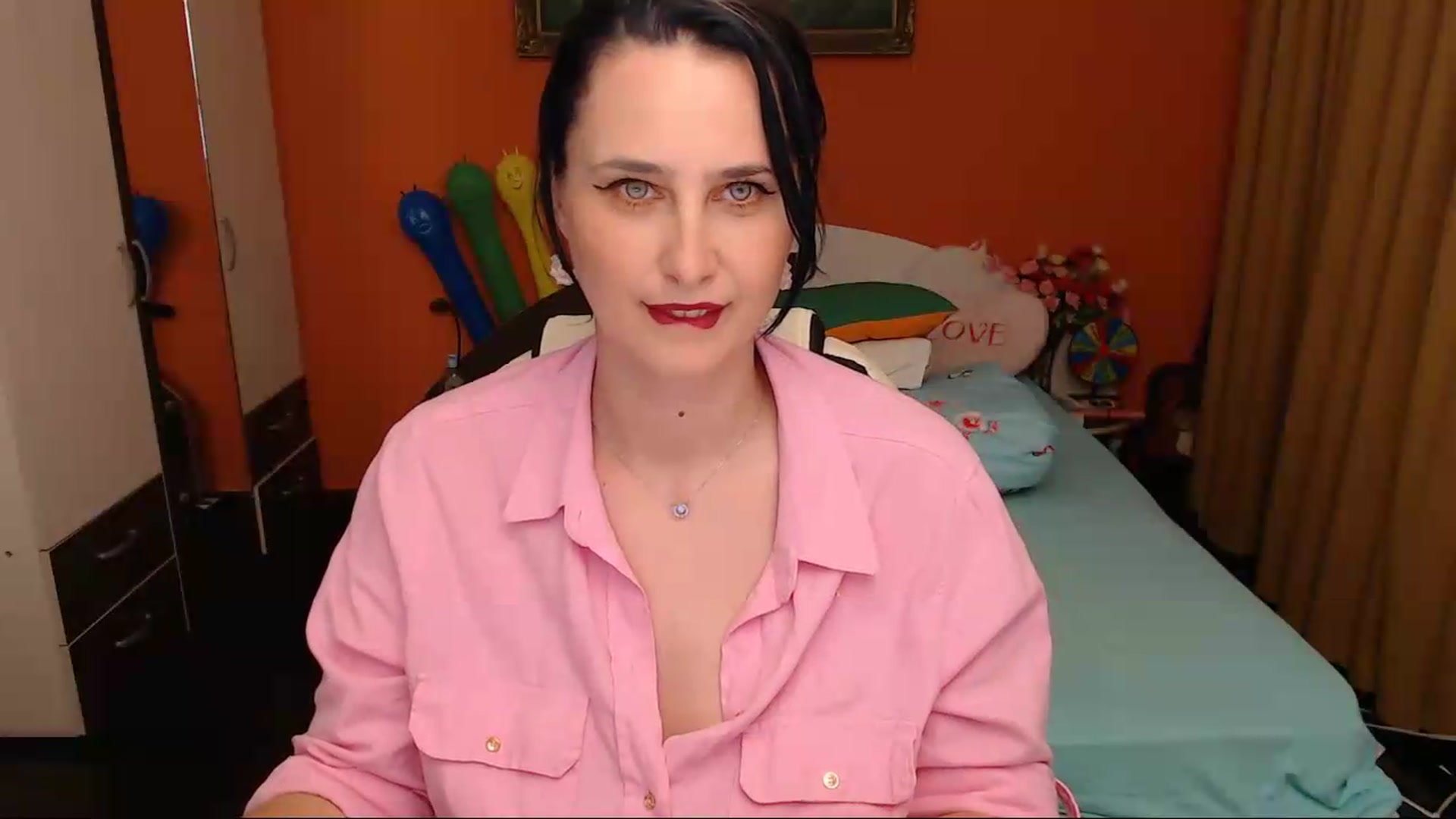 Gallery image thumbnail from LoveeSunshine's myfreecams stream on, 05/11/2026, 22:40 image 18 of 20