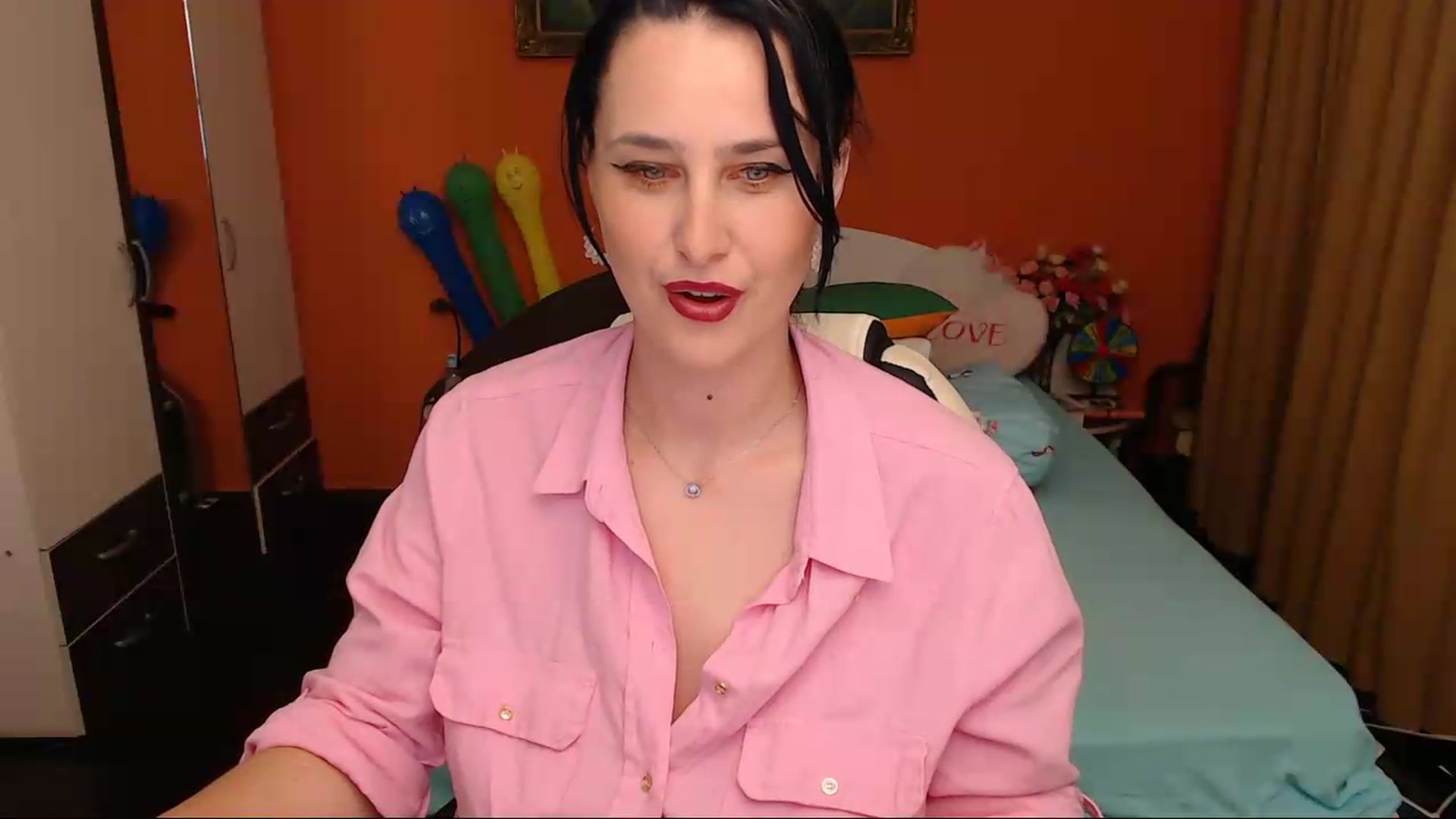 Gallery image thumbnail from LoveeSunshine's myfreecams stream on, 05/11/2026, 22:40 image 5 of 20