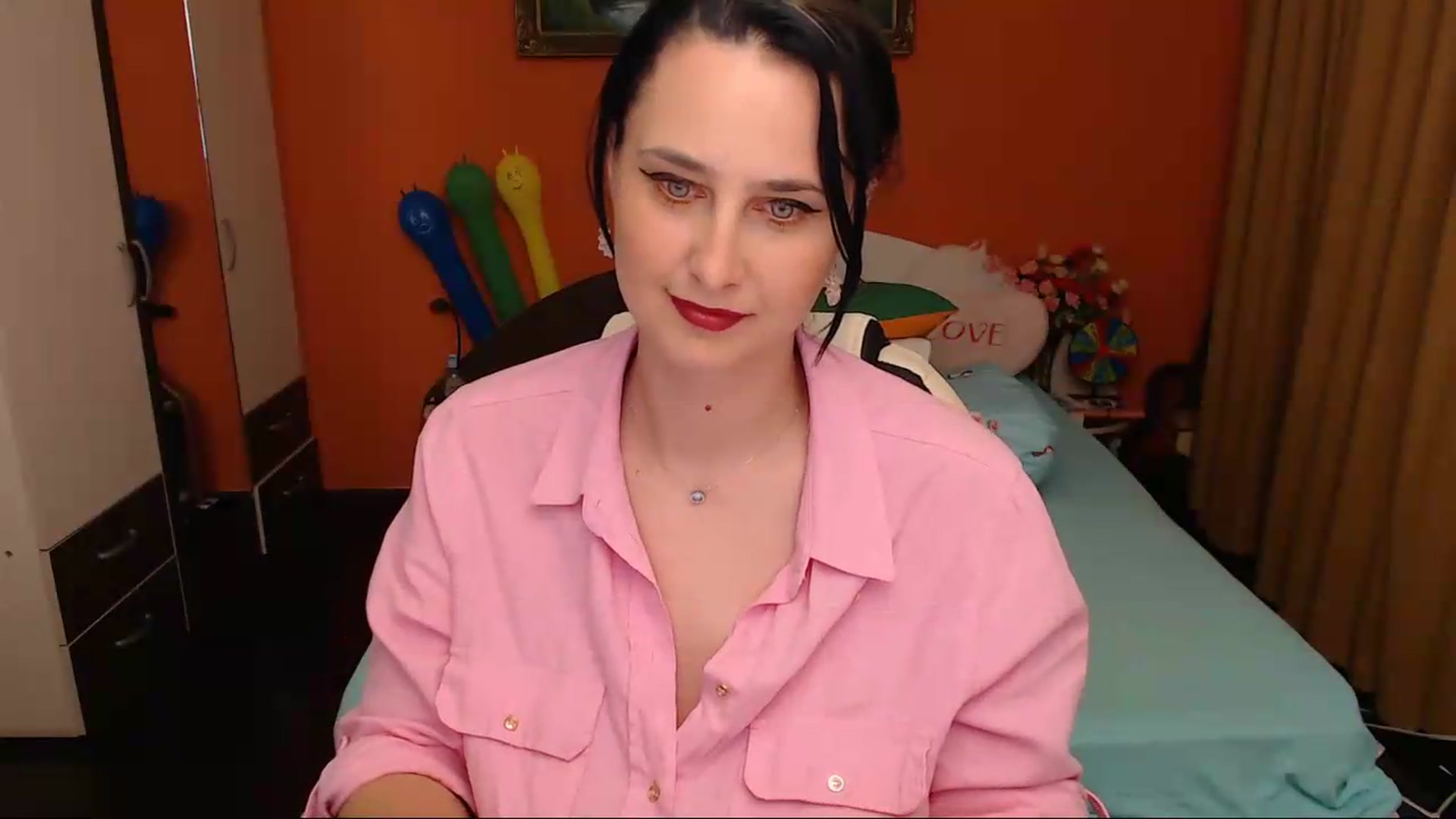 Gallery image thumbnail from LoveeSunshine's myfreecams stream on, 05/11/2026, 22:40 image 4 of 20