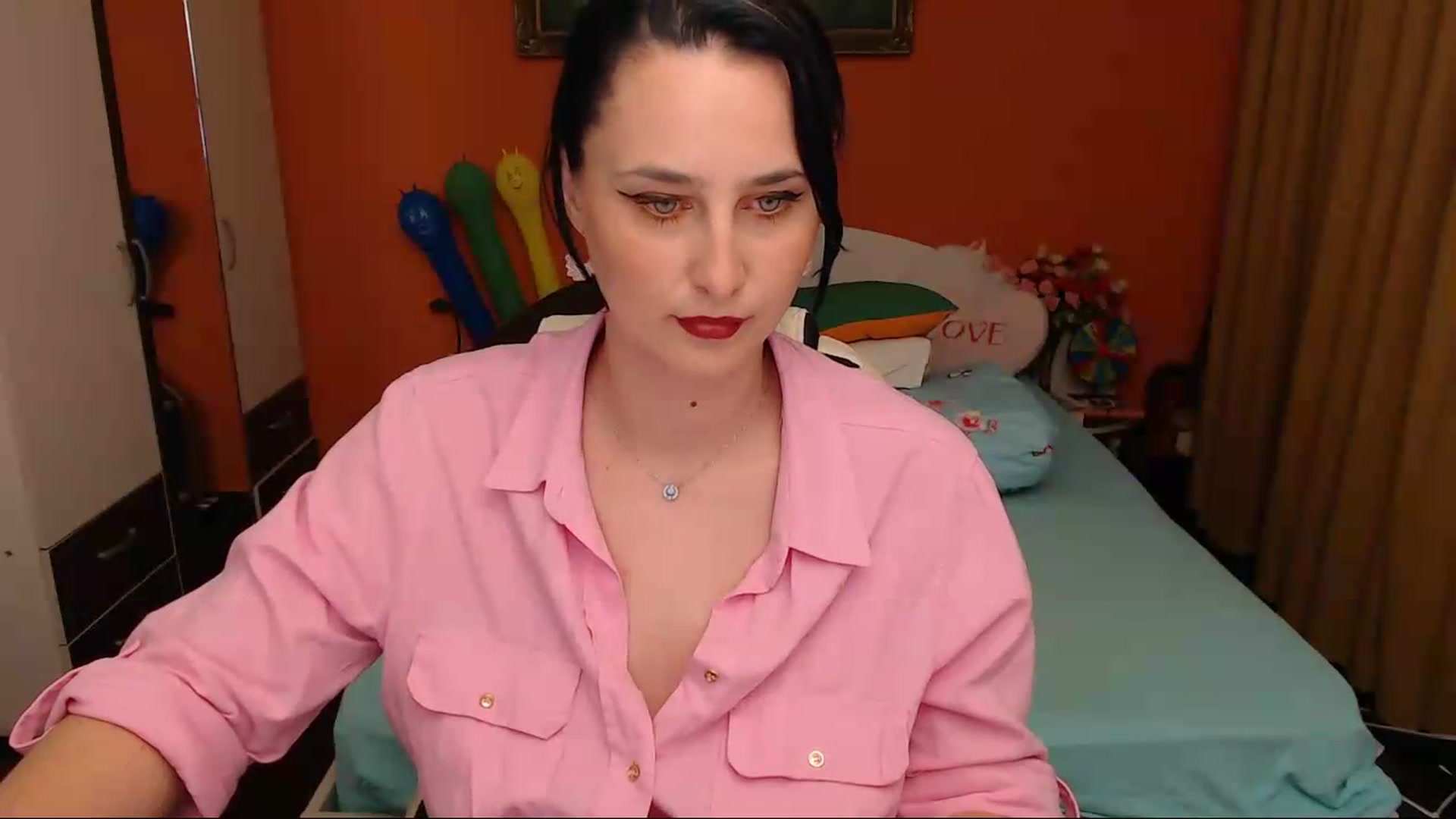 Gallery image thumbnail from LoveeSunshine's myfreecams stream on, 05/11/2026, 22:40 image 2 of 20
