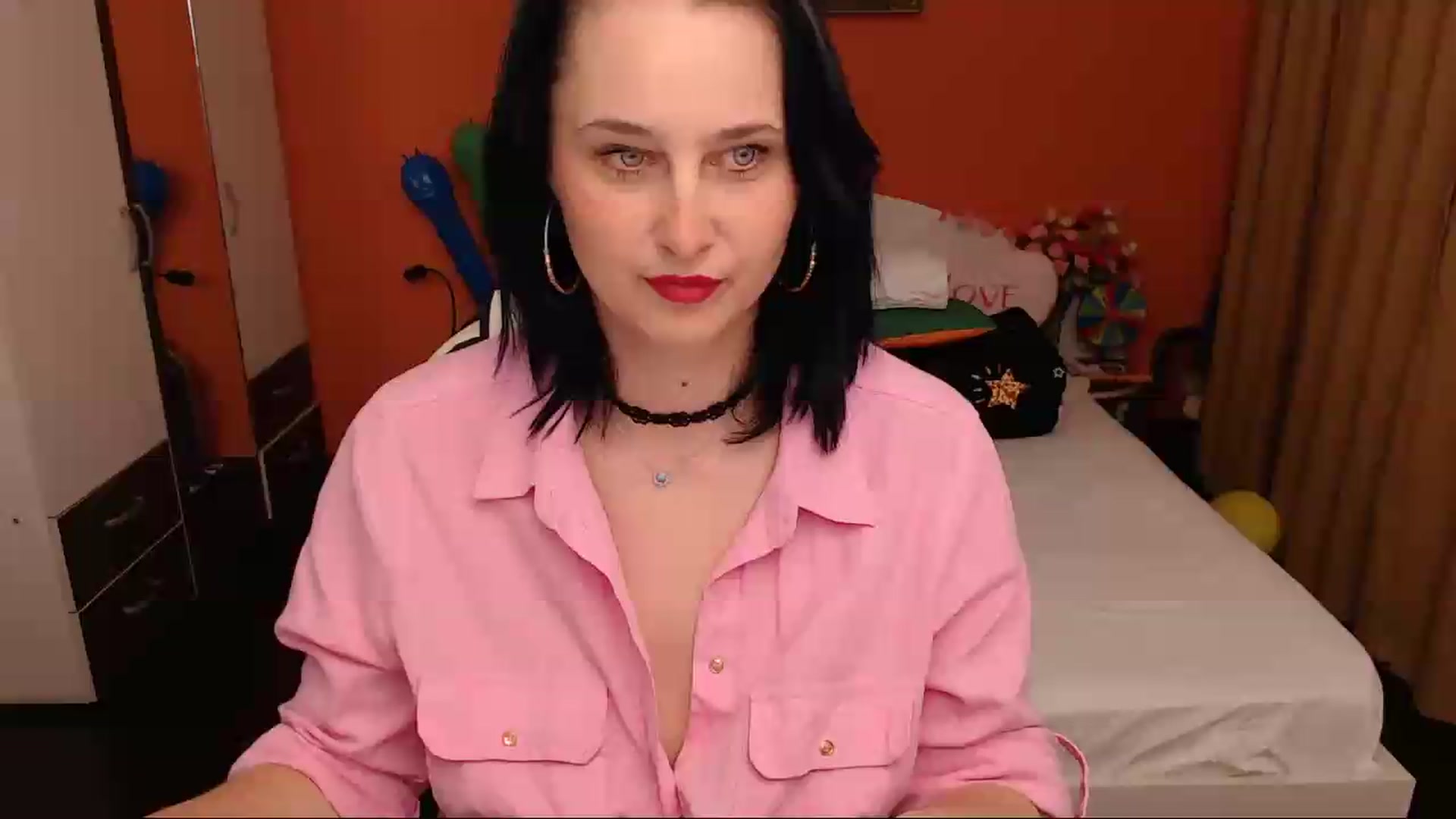 Gallery image thumbnail from LoveeSunshine's myfreecams stream on, 05/21/2026, 18:42 image 17 of 20