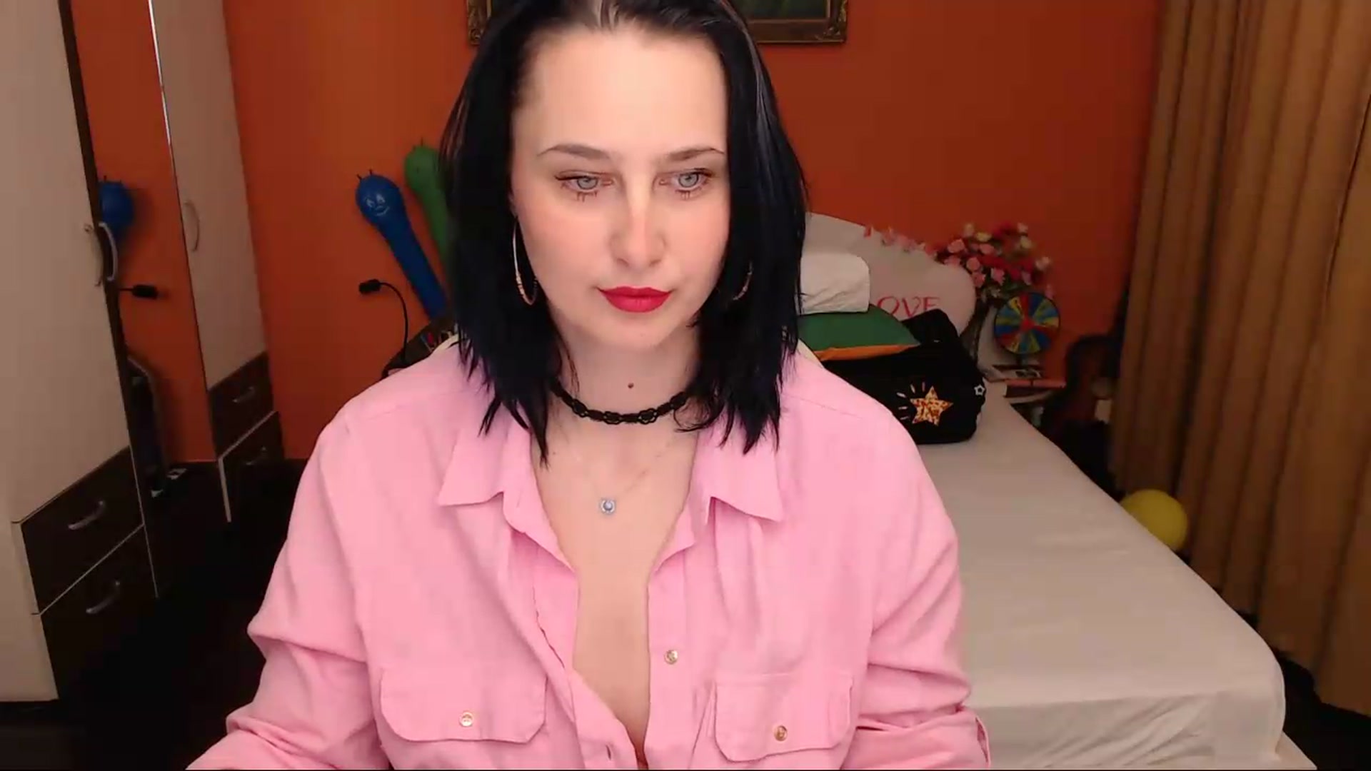Gallery image thumbnail from LoveeSunshine's myfreecams stream on, 05/21/2026, 18:42 image 2 of 20