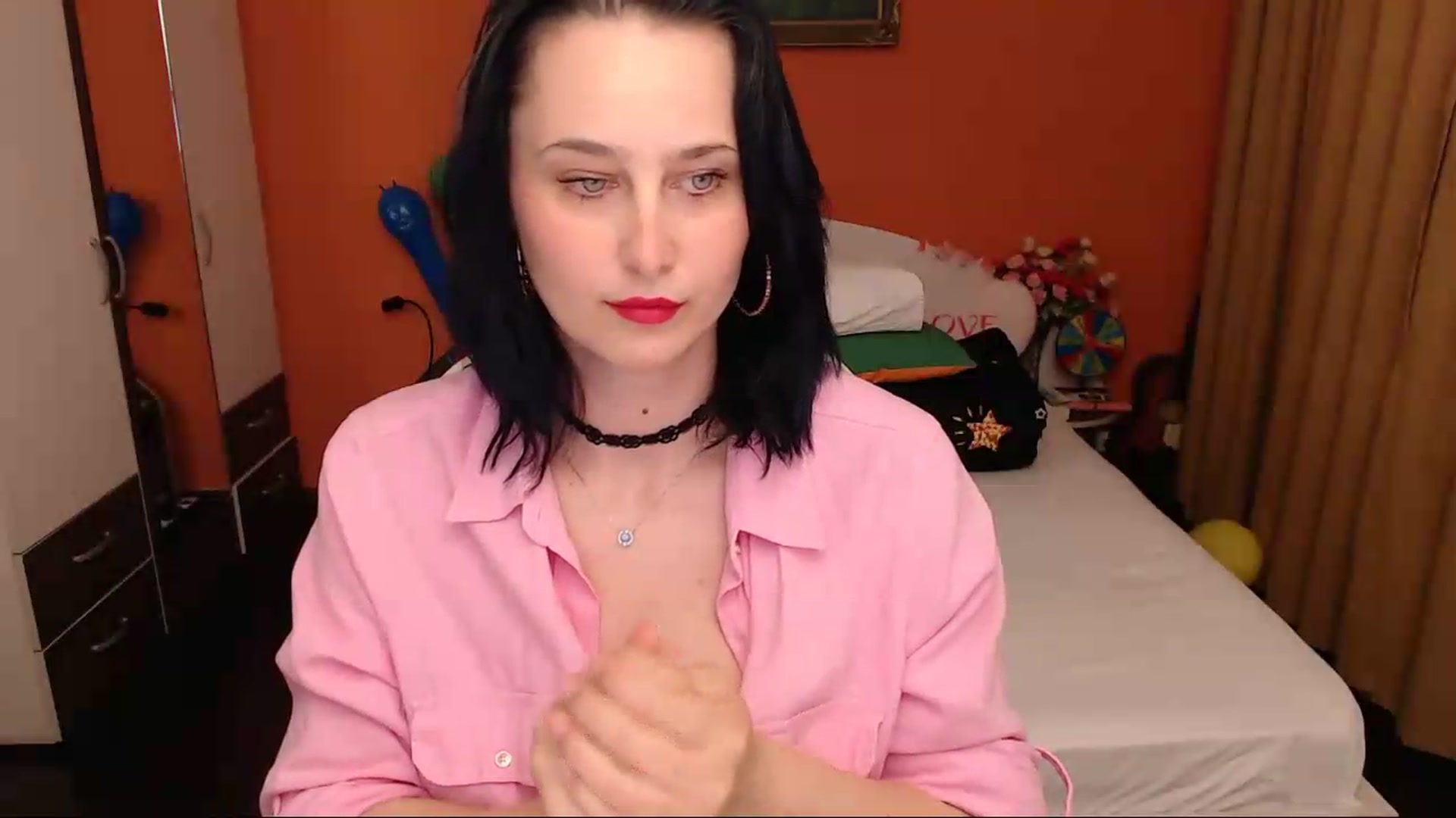 Gallery image thumbnail from LoveeSunshine's myfreecams stream on, 05/21/2026, 18:42 image 5 of 20