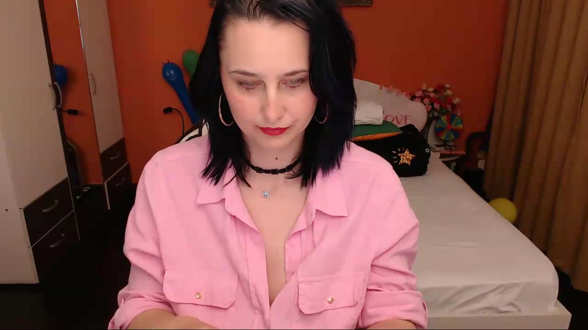 Gallery image thumbnail from LoveeSunshine's myfreecams stream on, 05/21/2026, 18:42 image 19 of 20