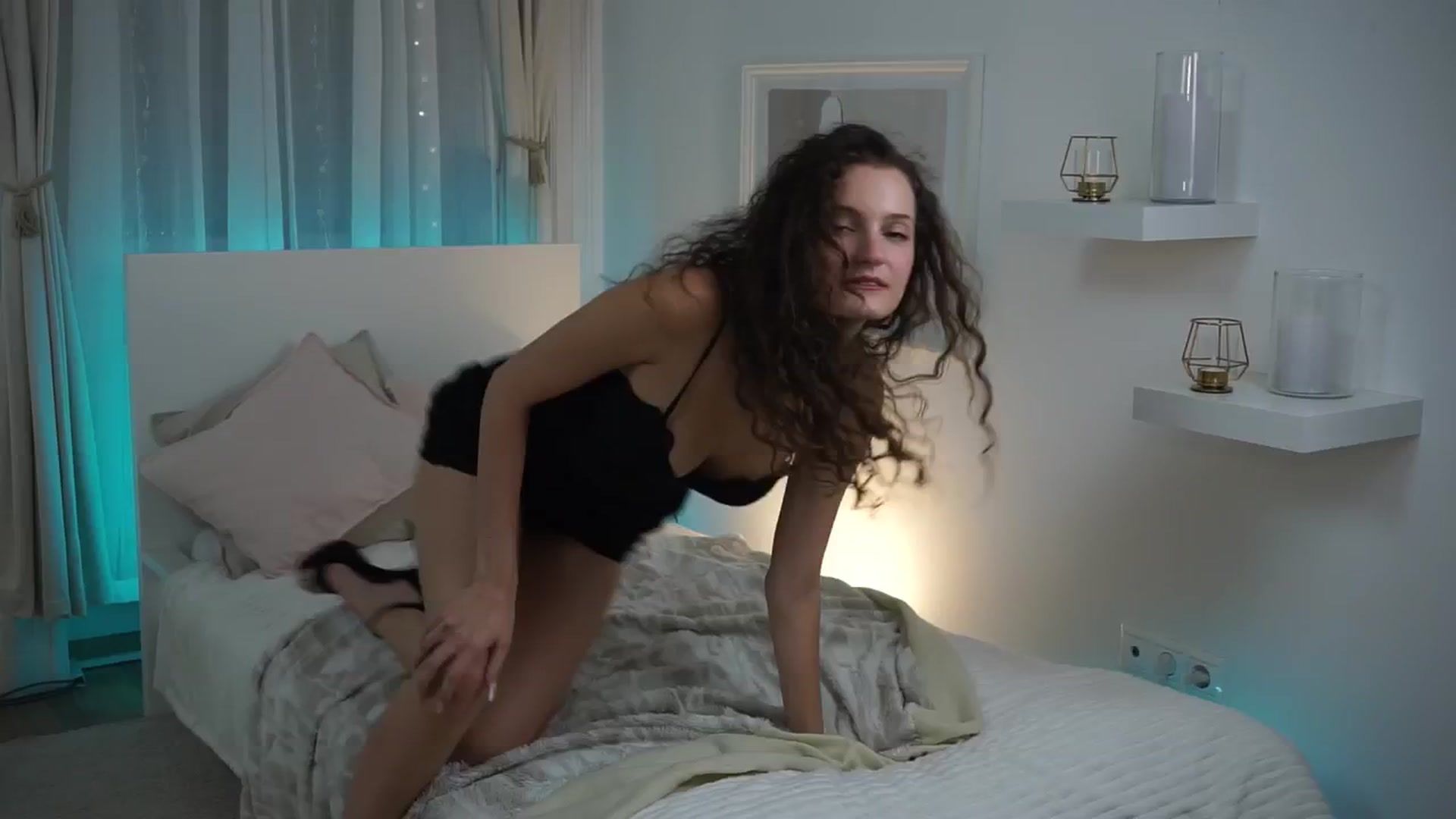 Gallery image thumbnail from LoveelyLunaa's myfreecams stream on, 10/17/2024, 12:13 image 3 of 20