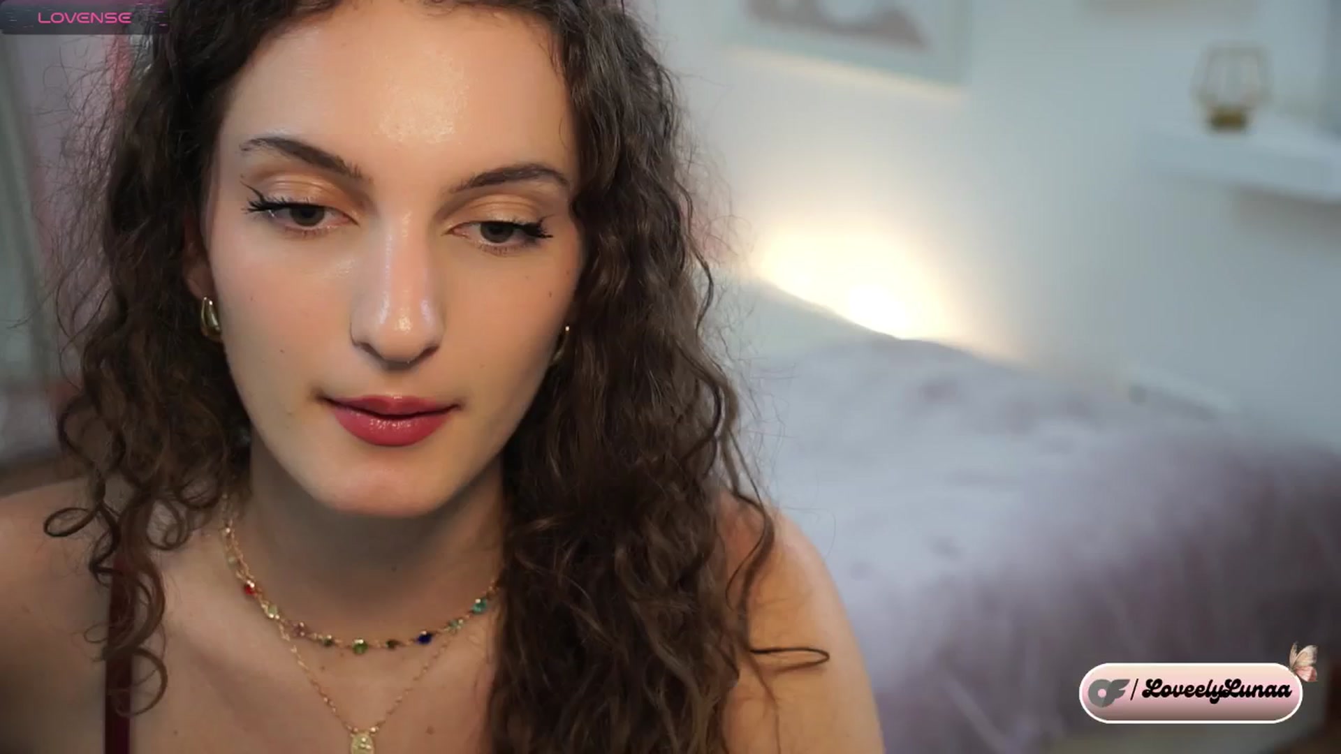 Gallery image thumbnail from LoveelyLunaa's myfreecams stream on, 10/27/2024, 19:43 image 3 of 20