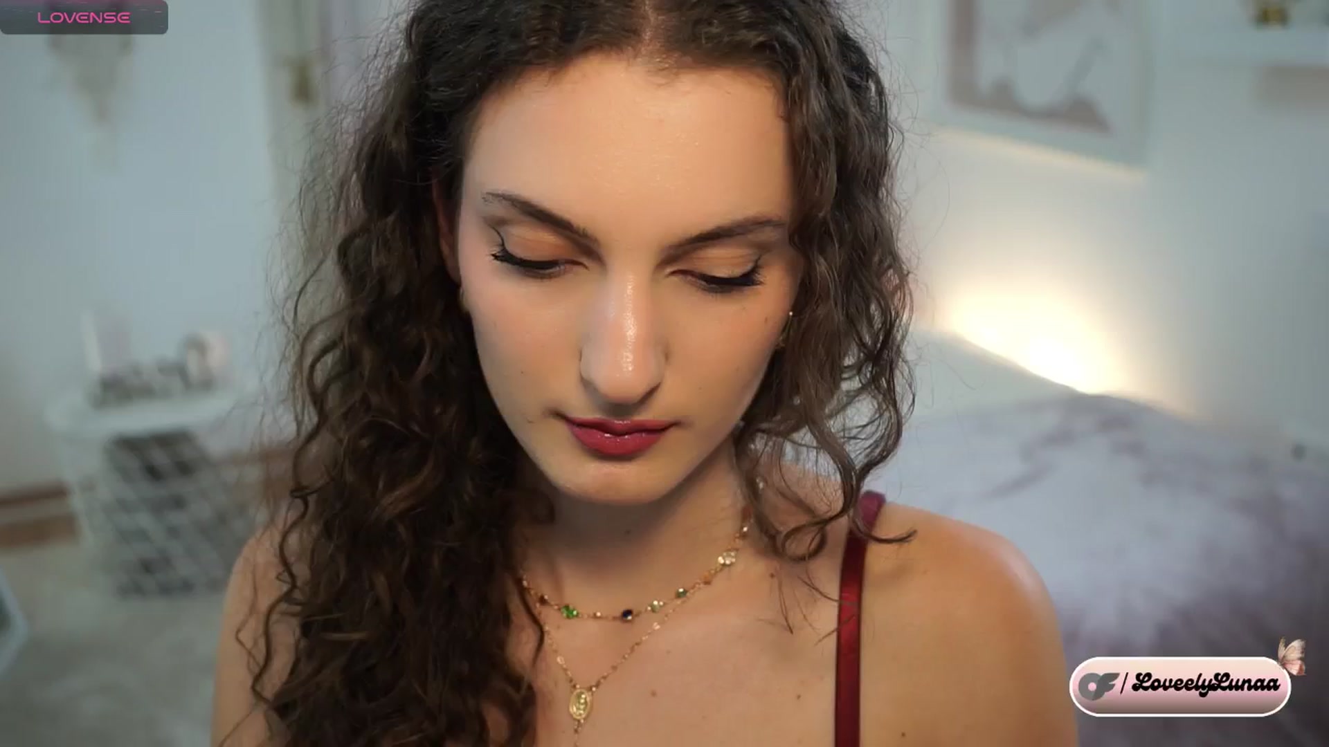 Gallery image thumbnail from LoveelyLunaa's myfreecams stream on, 10/27/2024, 19:43 image 8 of 20