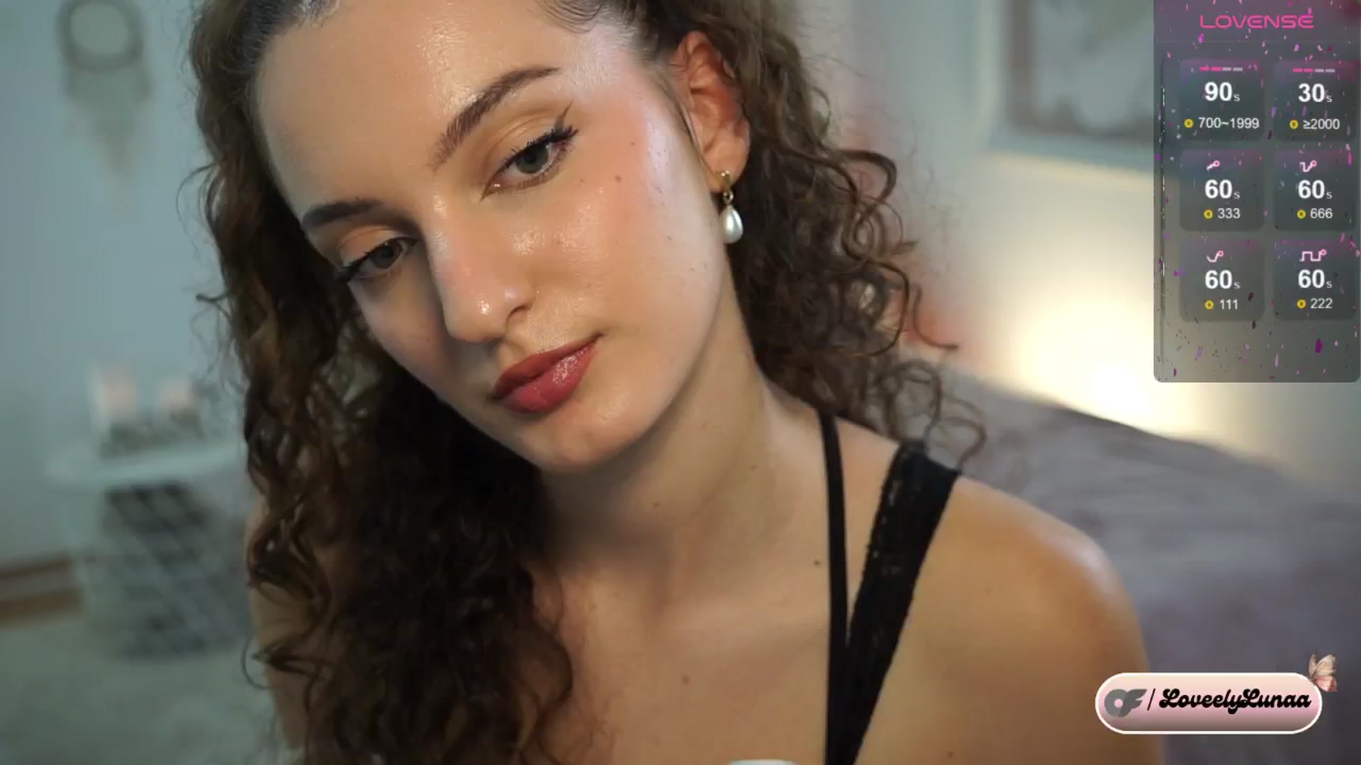 Gallery image thumbnail from LoveelyLunaa's myfreecams stream on, 11/01/2024, 14:23 image 5 of 20