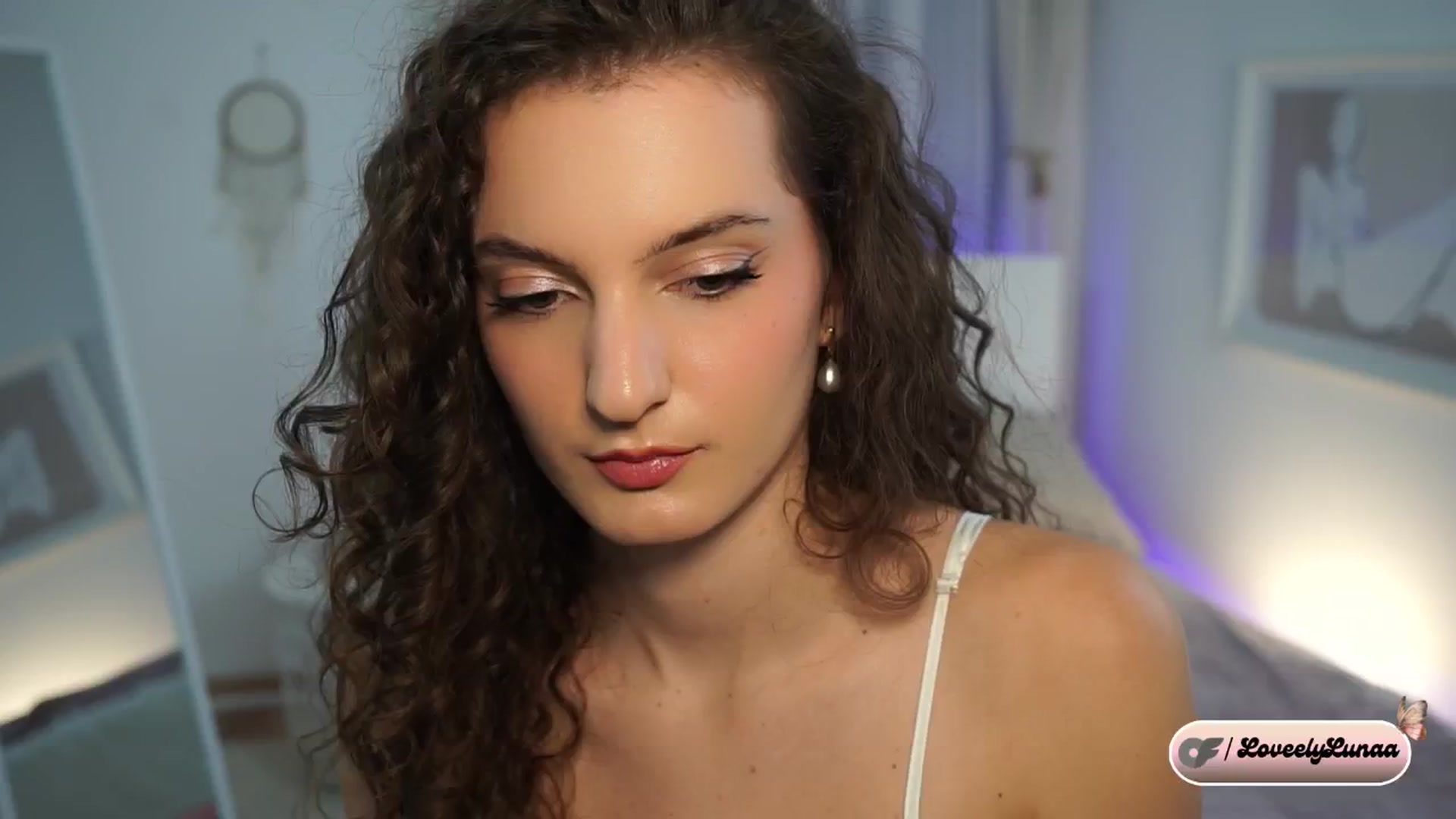 Gallery image thumbnail from LoveelyLunaa's myfreecams stream on, 11/27/2024, 20:31 image 4 of 20