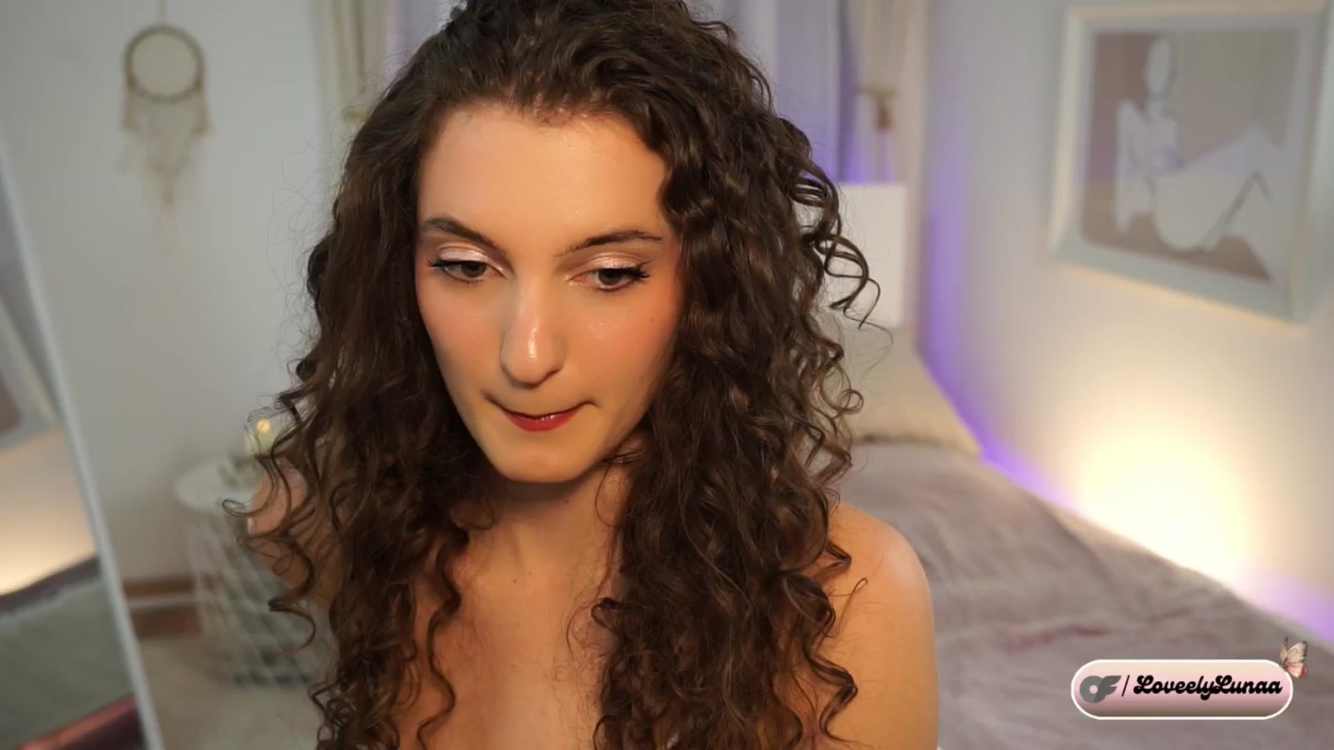 Gallery image thumbnail from LoveelyLunaa's myfreecams stream on, 11/27/2024, 20:31 image 16 of 20