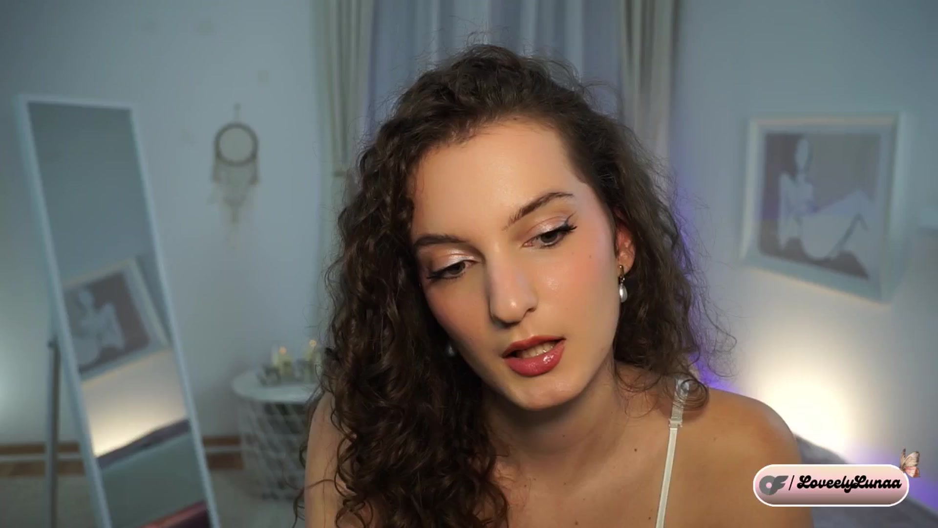 Gallery image thumbnail from LoveelyLunaa's myfreecams stream on, 11/27/2024, 20:31 image 1 of 20