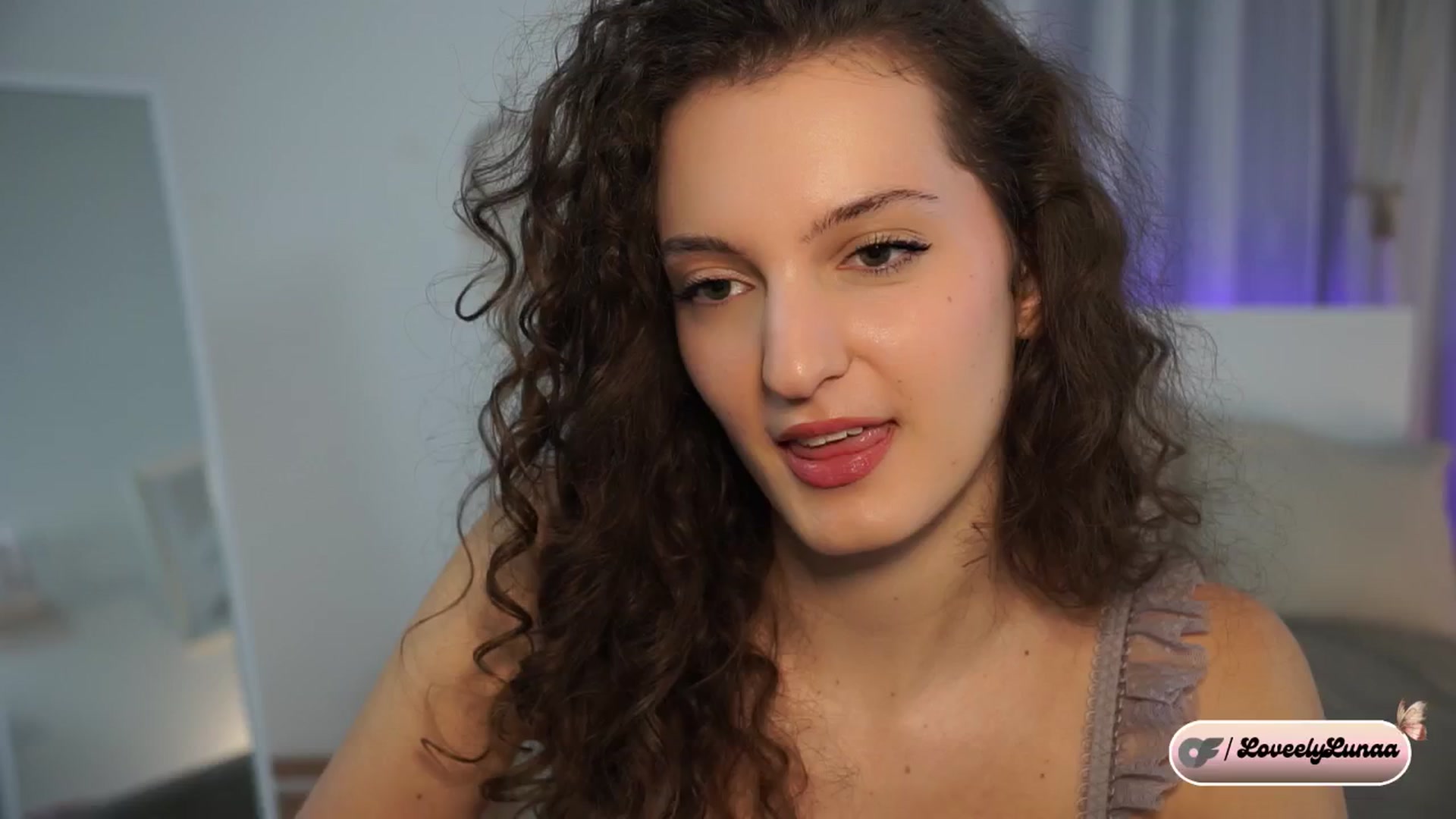 Gallery image thumbnail from LoveelyLunaa's myfreecams stream on, 11/28/2024, 13:24 image 9 of 20