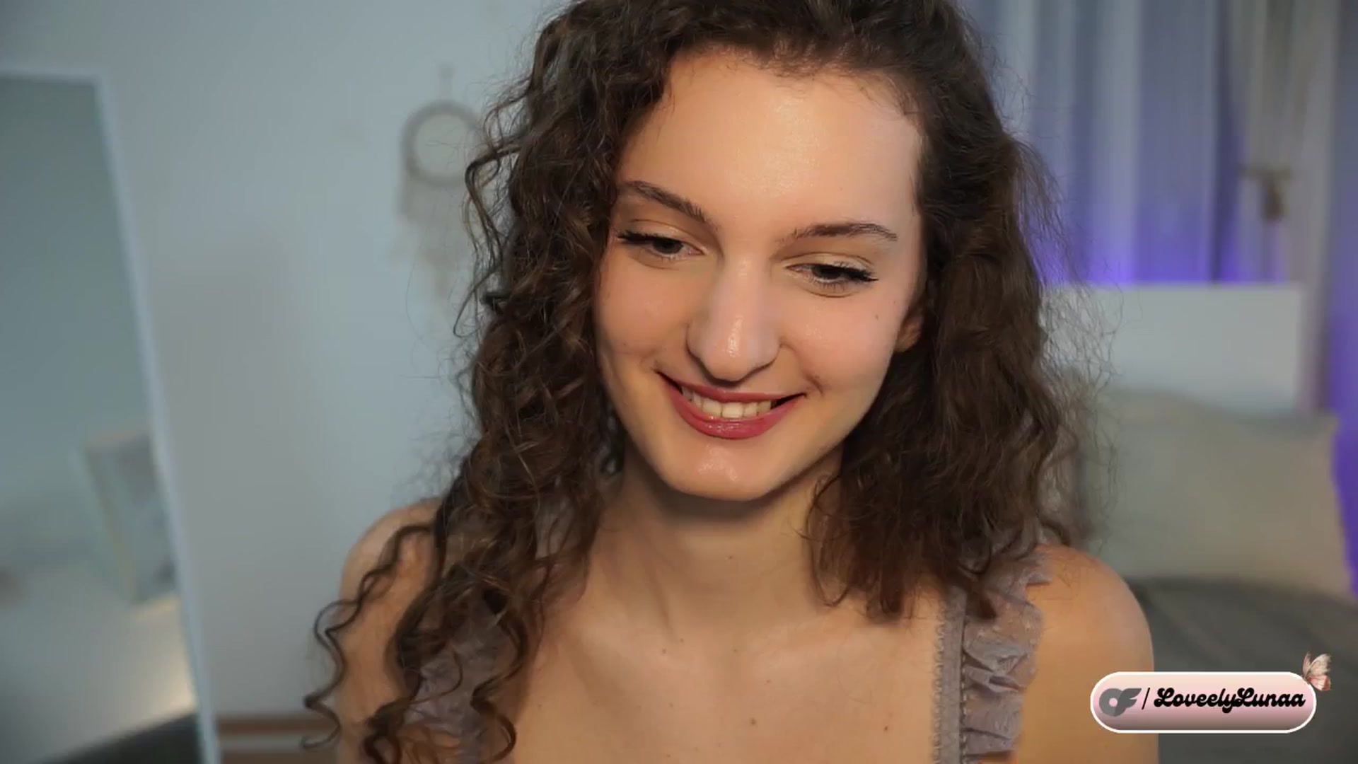 Gallery image thumbnail from LoveelyLunaa's myfreecams stream on, 11/28/2024, 13:24 image 5 of 20