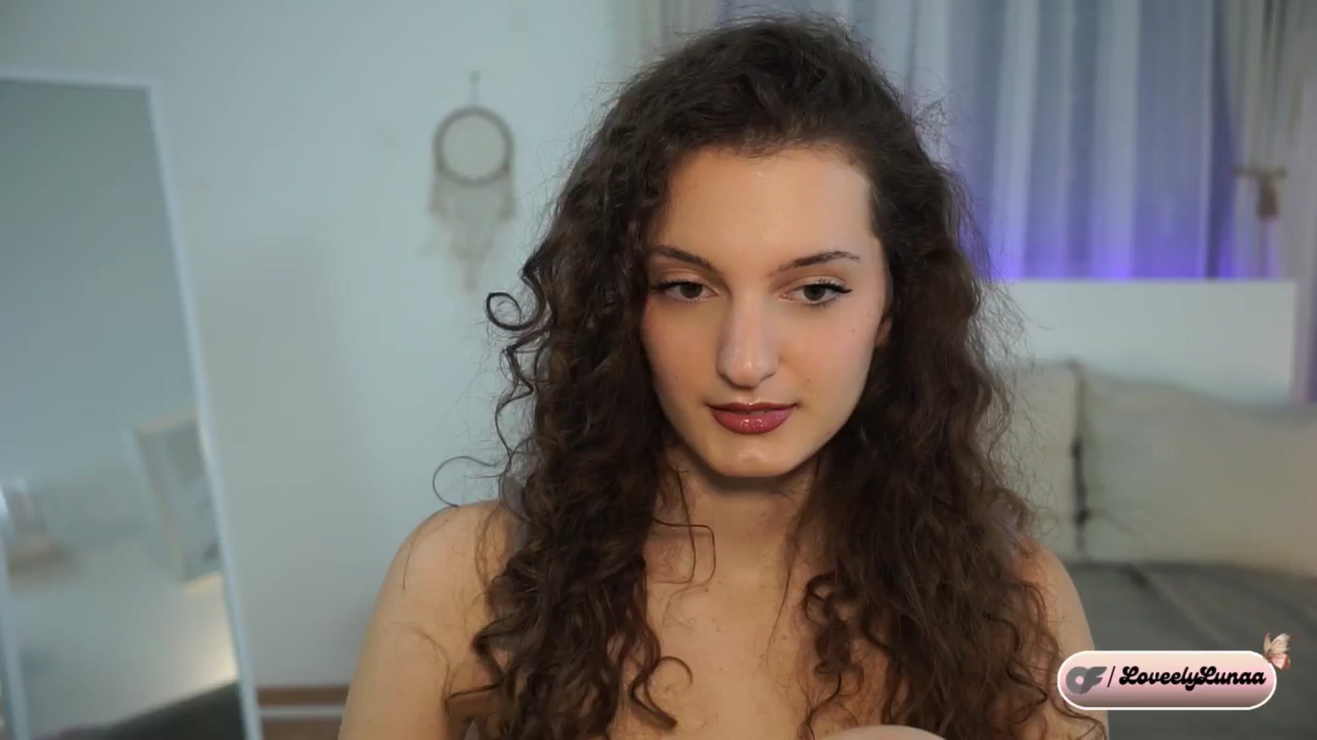 Gallery image thumbnail from LoveelyLunaa's myfreecams stream on, 11/28/2024, 13:24 image 18 of 20