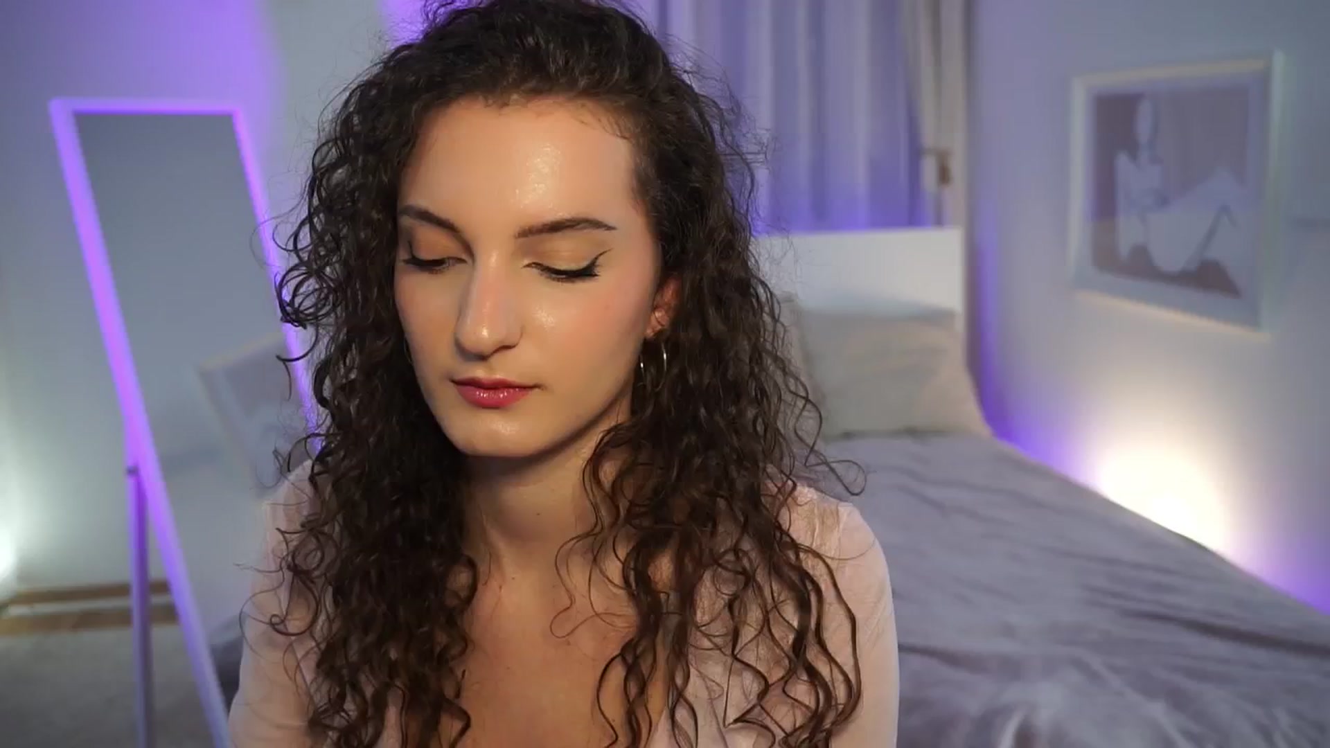 Gallery image thumbnail from LoveelyLunaa's myfreecams stream on, 12/08/2024, 14:41 image 19 of 20