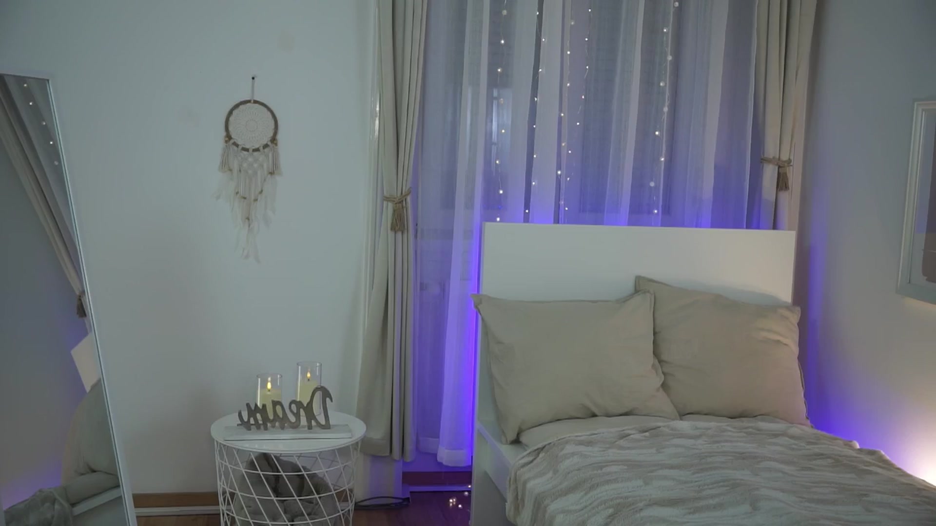 Gallery image thumbnail from LoveelyLunaa's myfreecams stream on, 12/11/2024, 18:11 image 19 of 20