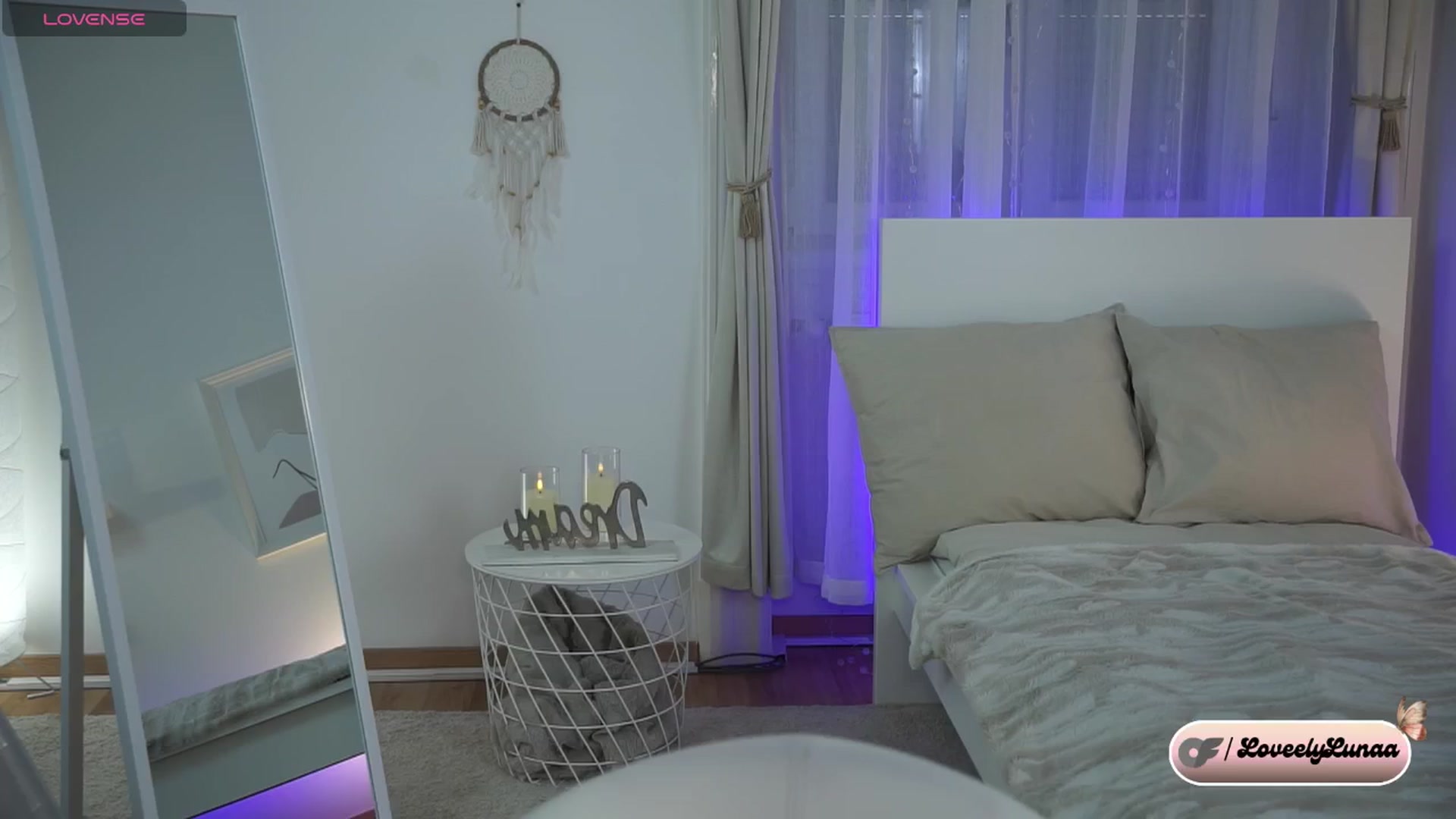 Gallery image thumbnail from LoveelyLunaa's myfreecams stream on, 12/13/2024, 13:57 image 12 of 20