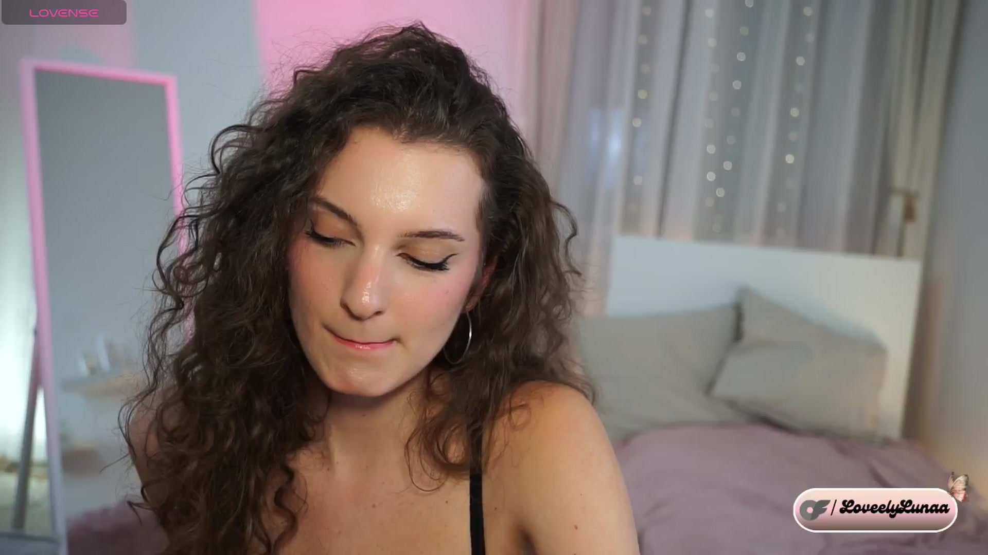 Gallery image thumbnail from LoveelyLunaa's myfreecams stream on, 12/14/2024, 16:12 image 11 of 20