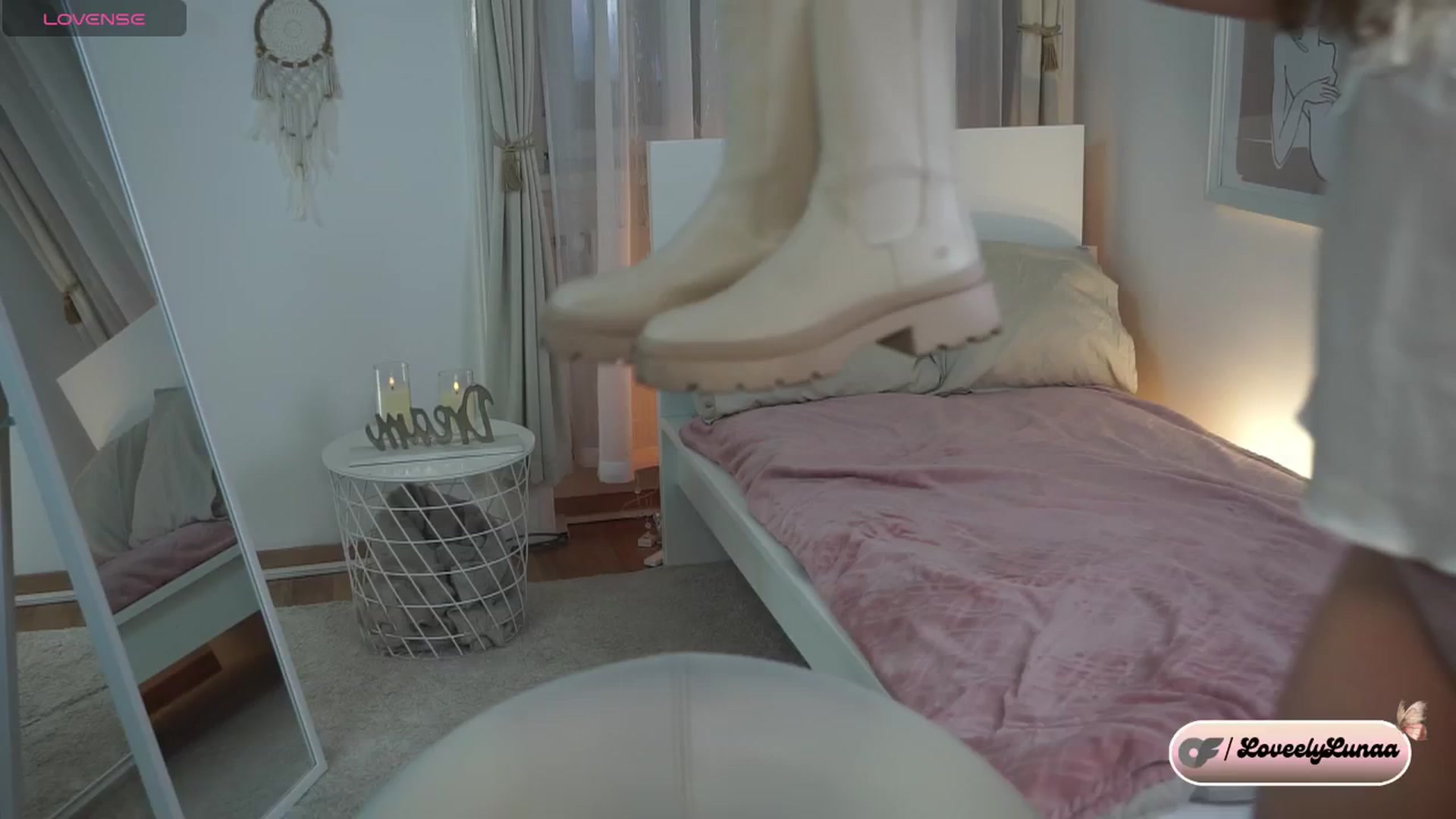 Gallery image thumbnail from LoveelyLunaa's myfreecams stream on, 12/21/2024, 19:56 image 11 of 20