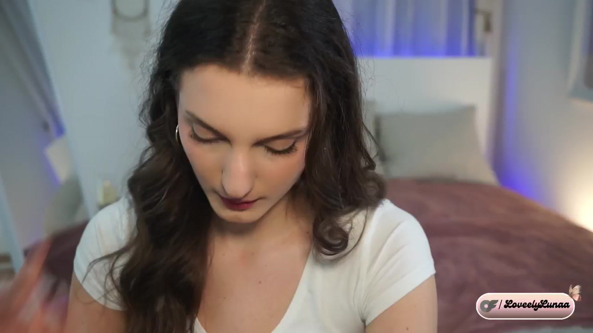 Gallery image thumbnail from LoveelyLunaa's myfreecams stream on, 12/29/2024, 18:42 image 10 of 20