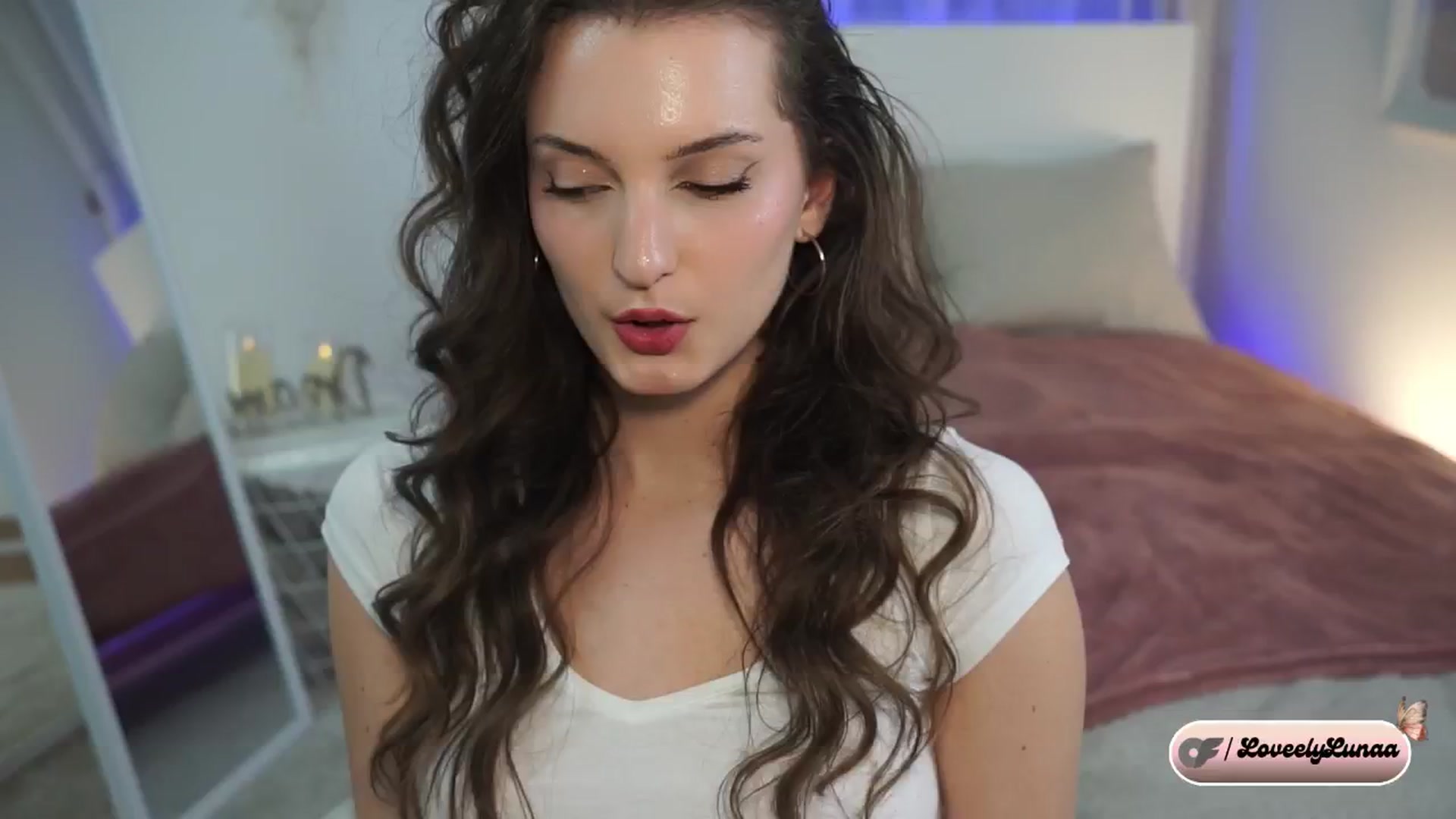 Gallery image thumbnail from LoveelyLunaa's myfreecams stream on, 12/29/2024, 21:46 image 2 of 20