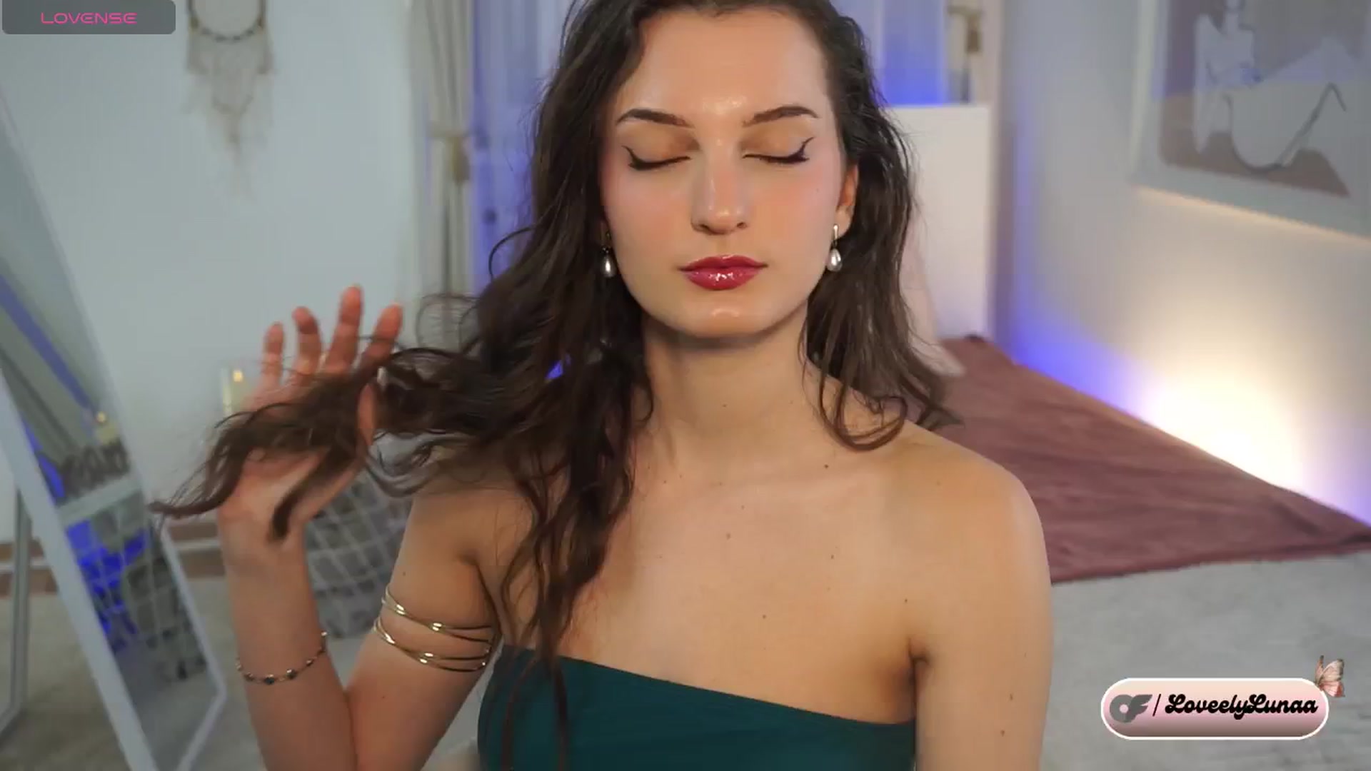 Gallery image thumbnail from LoveelyLunaa's myfreecams stream on, 01/02/2025, 13:47 image 13 of 20