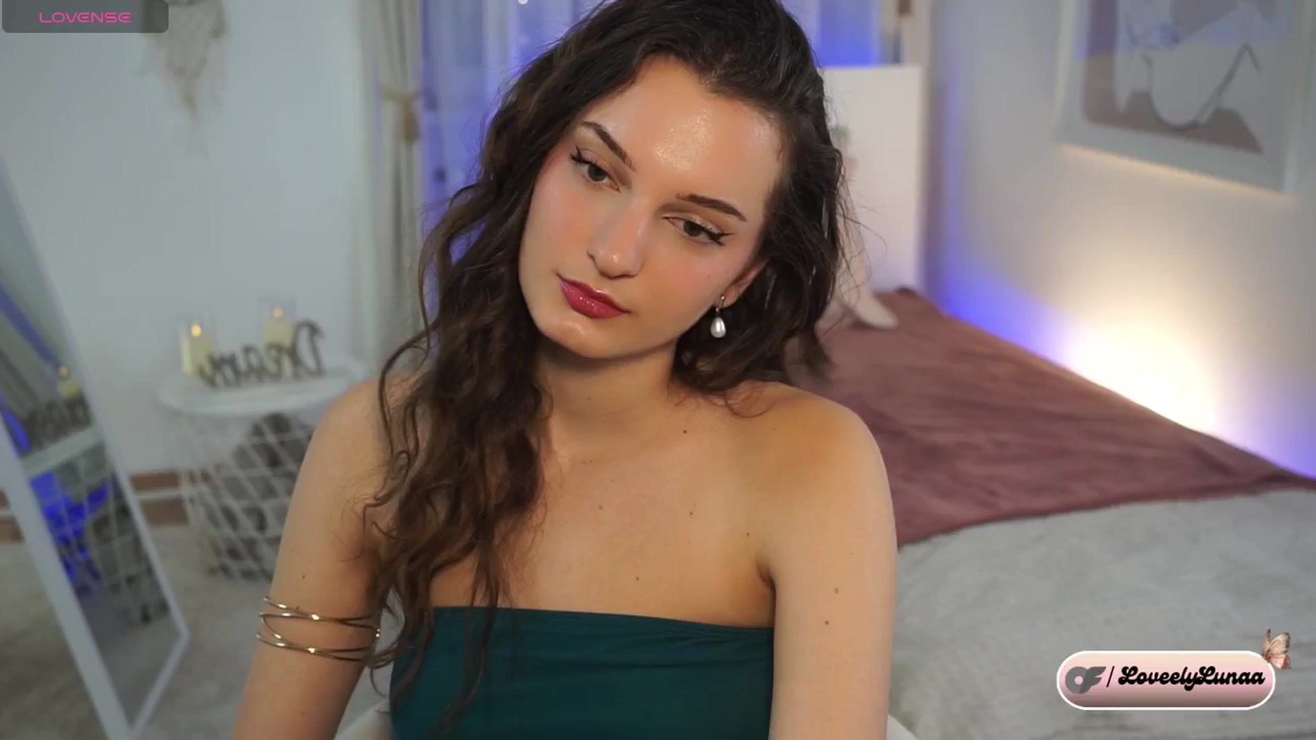 Gallery image thumbnail from LoveelyLunaa's myfreecams stream on, 01/02/2025, 13:47 image 6 of 20