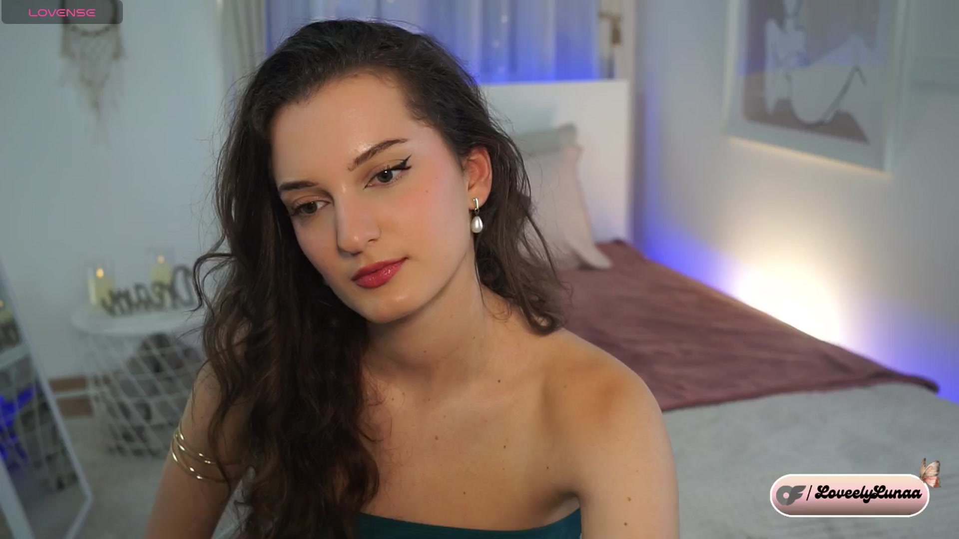 Gallery image thumbnail from LoveelyLunaa's myfreecams stream on, 01/02/2025, 14:33 image 13 of 20