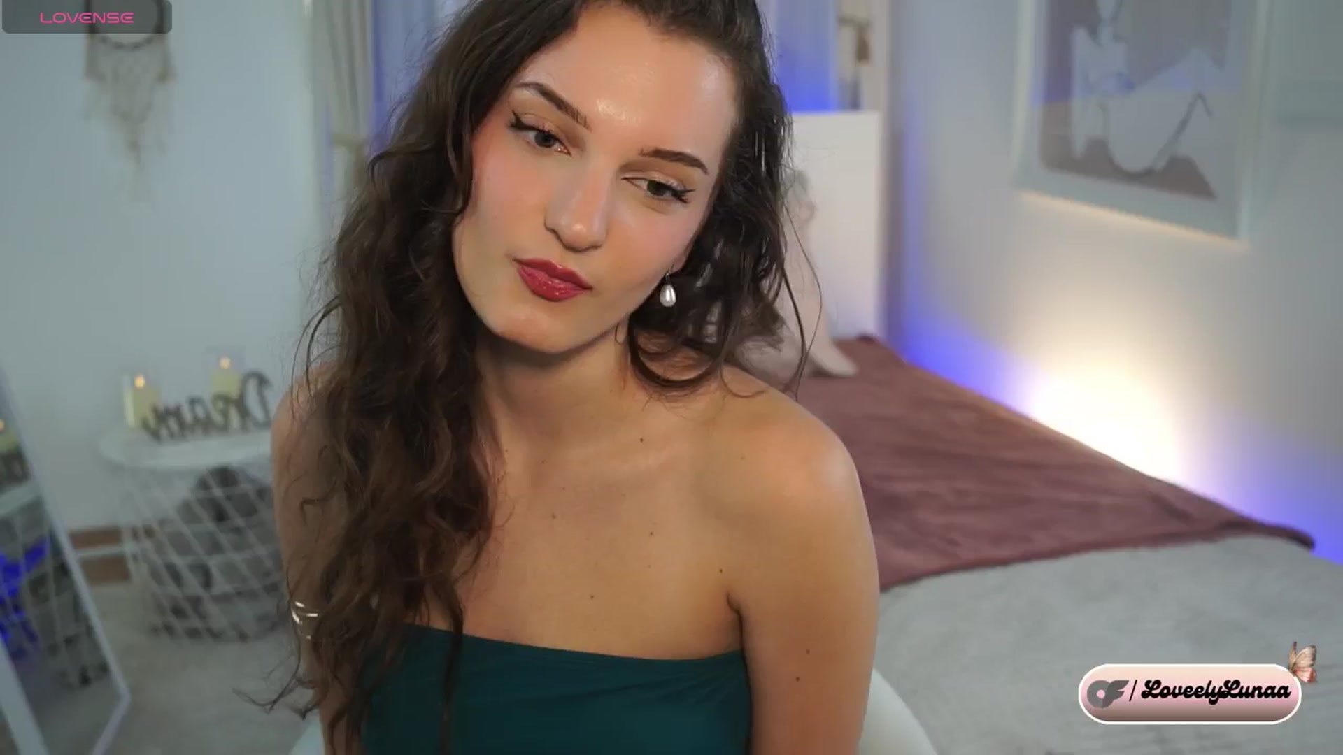 Gallery image thumbnail from LoveelyLunaa's myfreecams stream on, 01/02/2025, 14:33 image 11 of 20