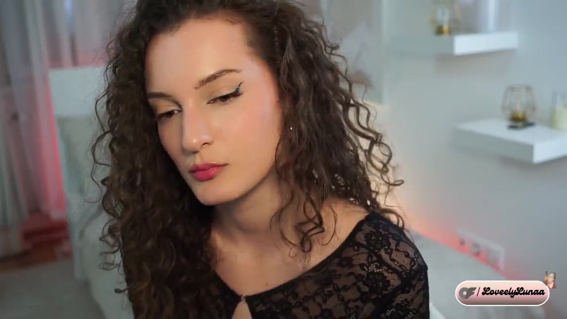 Gallery image thumbnail from LoveelyLunaa's myfreecams stream on, 01/06/2025, 22:33 image 13 of 20