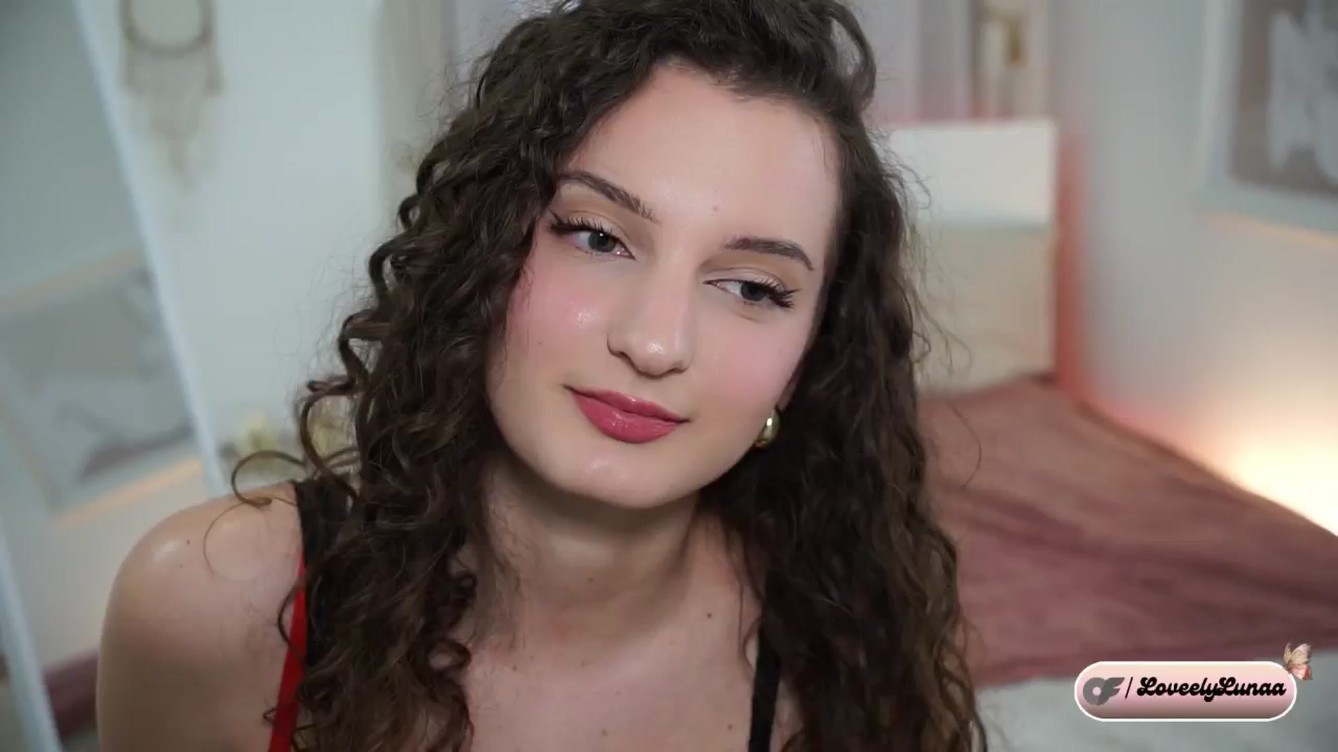 Gallery image thumbnail from LoveelyLunaa's myfreecams stream on, 01/11/2025, 21:43 image 3 of 20