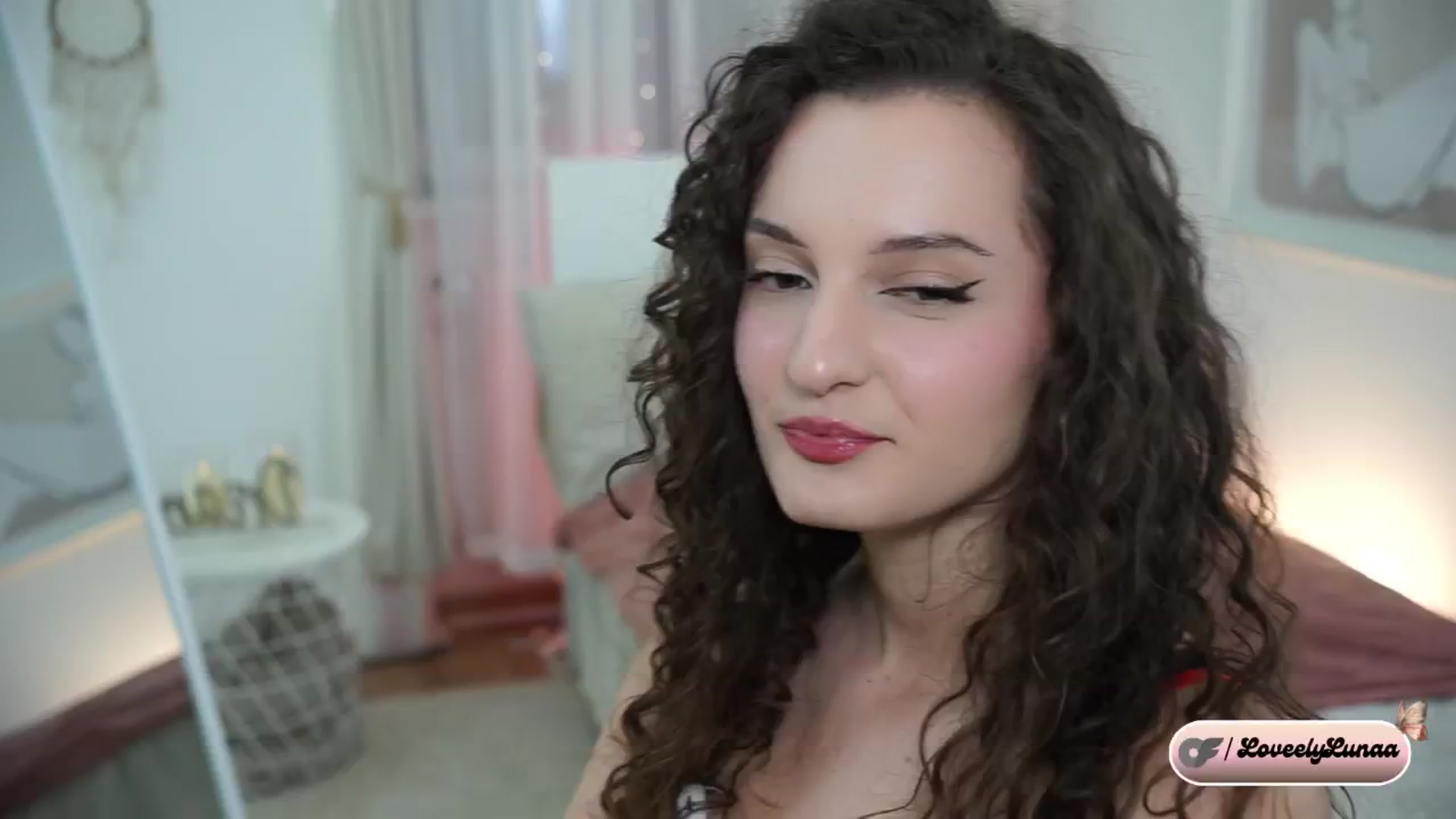 Gallery image thumbnail from LoveelyLunaa's myfreecams stream on, 01/11/2025, 21:43 image 4 of 20