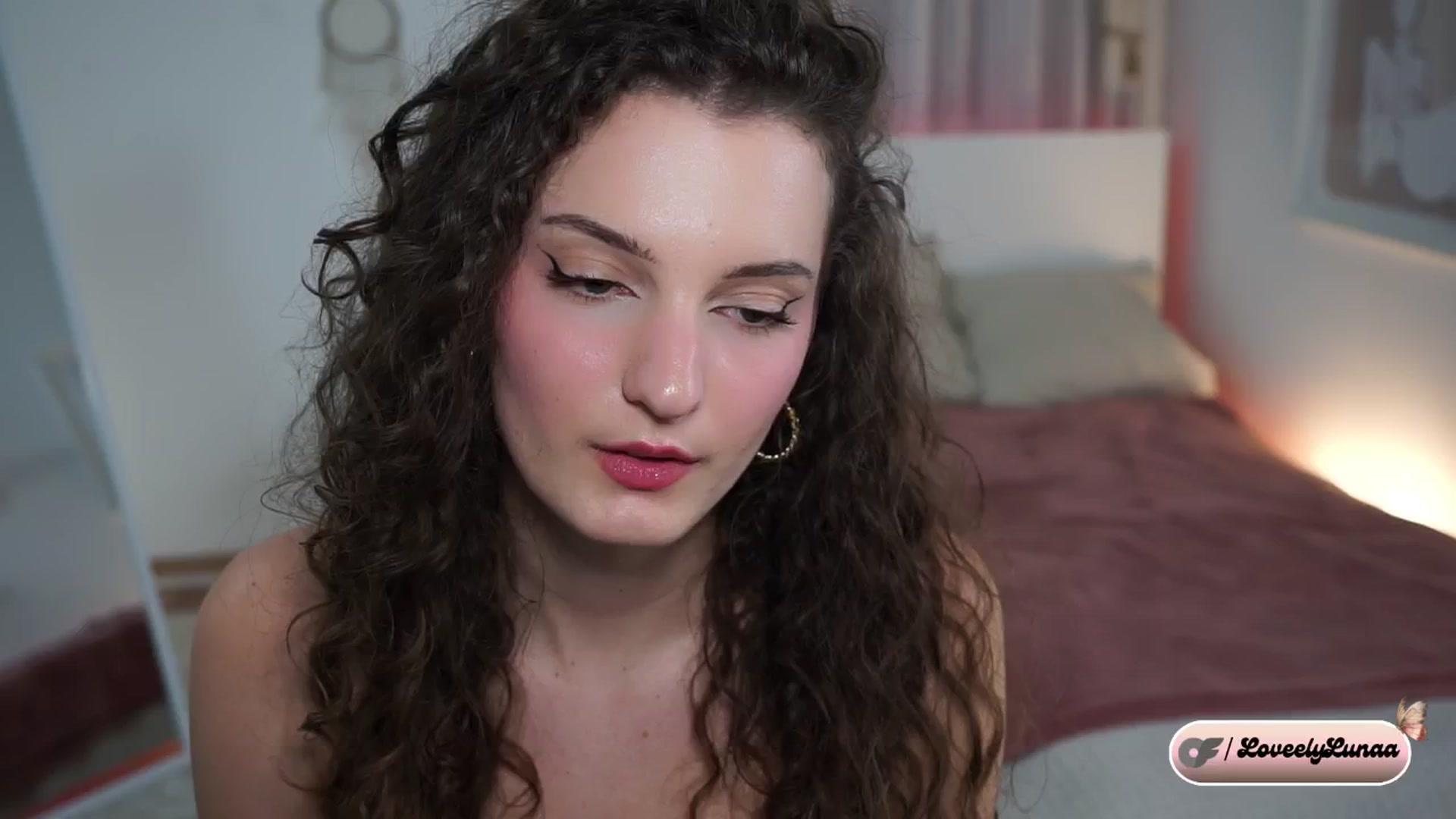 Gallery image thumbnail from LoveelyLunaa's myfreecams stream on, 01/12/2025, 20:35 image 3 of 20