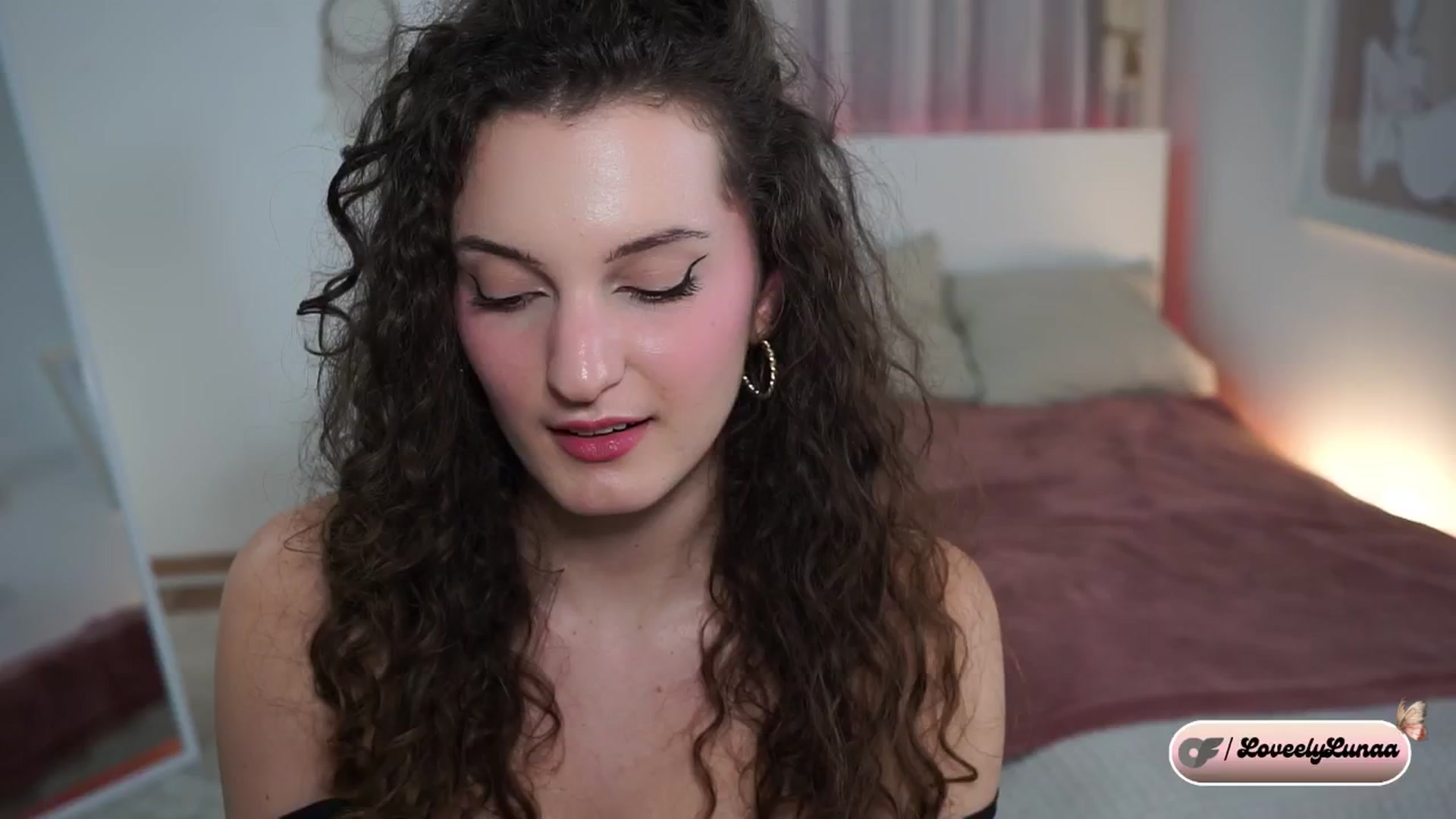 Gallery image thumbnail from LoveelyLunaa's myfreecams stream on, 01/12/2025, 20:35 image 4 of 20