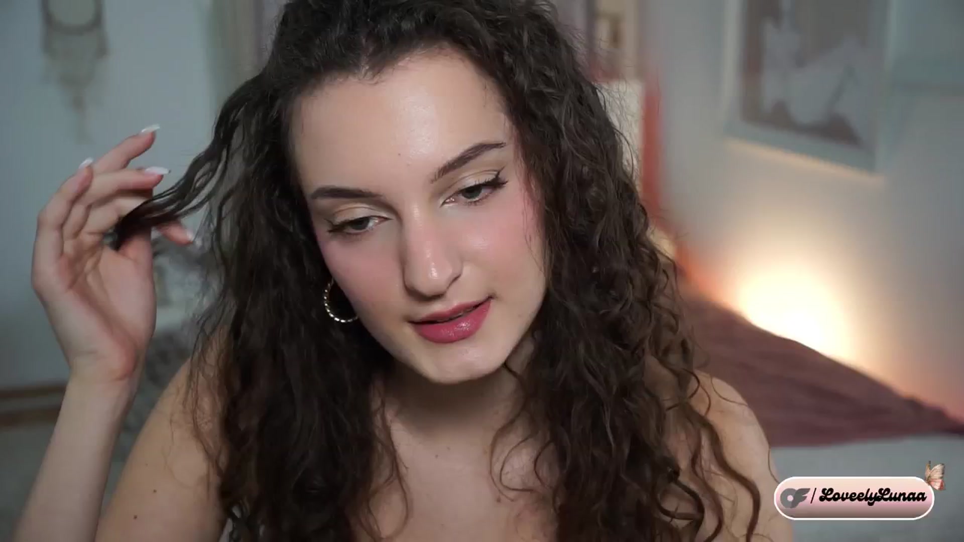 Gallery image thumbnail from LoveelyLunaa's myfreecams stream on, 01/13/2025, 11:13 image 7 of 20