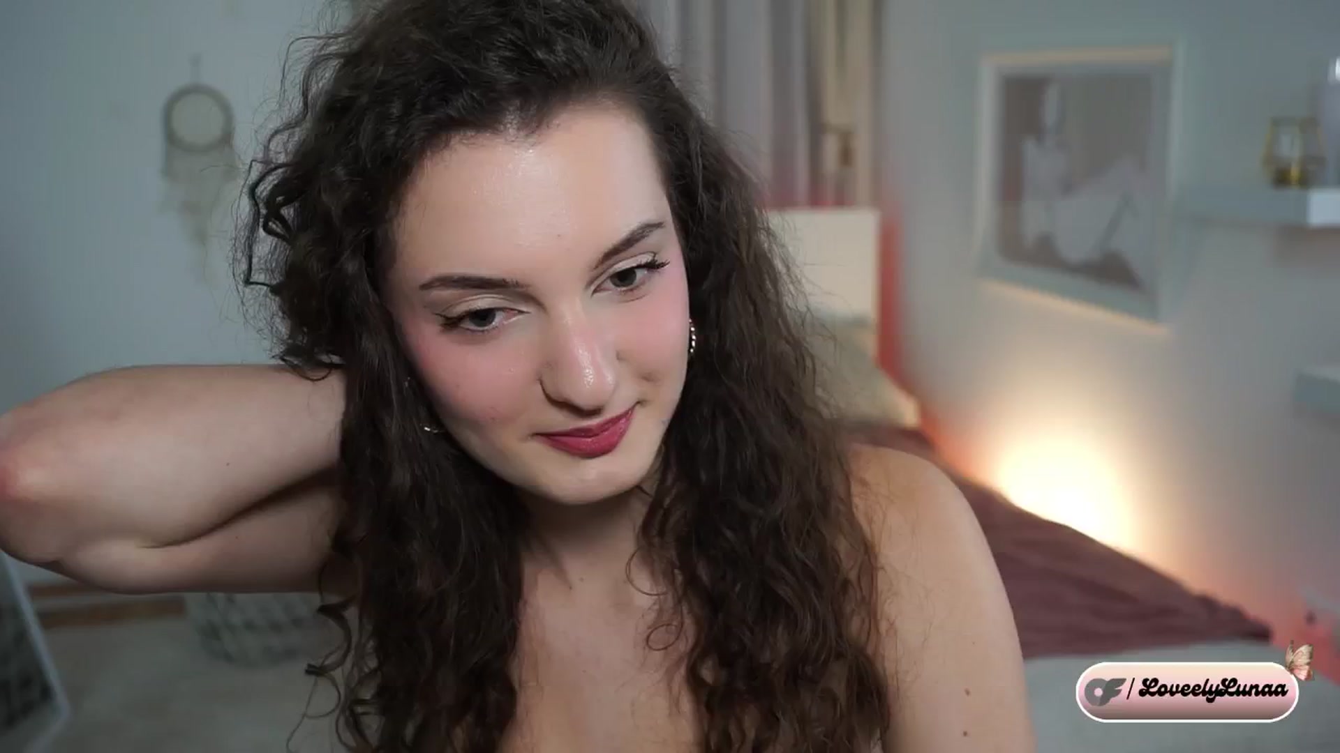 Gallery image thumbnail from LoveelyLunaa's myfreecams stream on, 01/13/2025, 11:13 image 16 of 20