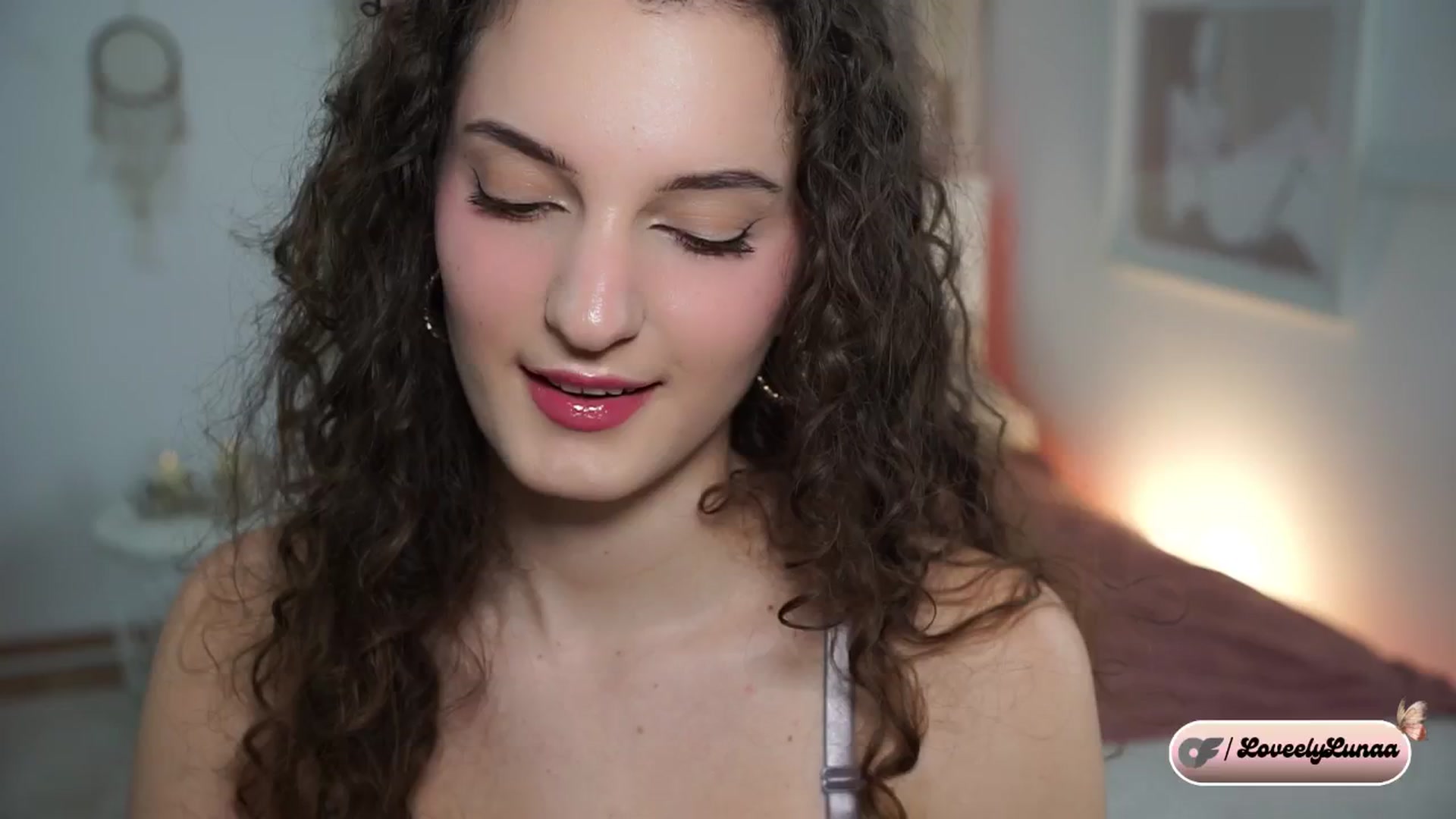 Gallery image thumbnail from LoveelyLunaa's myfreecams stream on, 01/13/2025, 11:13 image 9 of 20