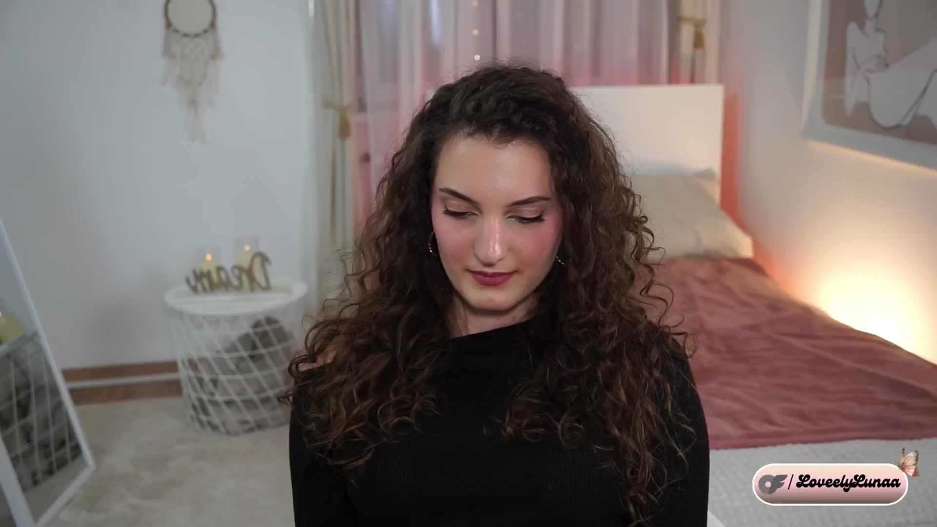 Gallery image thumbnail from LoveelyLunaa's myfreecams stream on, 01/13/2025, 14:12 image 7 of 20