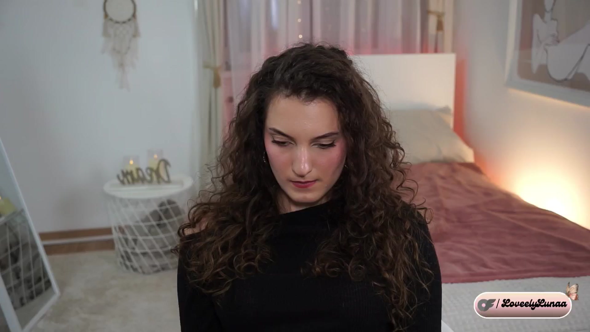 Gallery image thumbnail from LoveelyLunaa's myfreecams stream on, 01/13/2025, 14:12 image 8 of 20