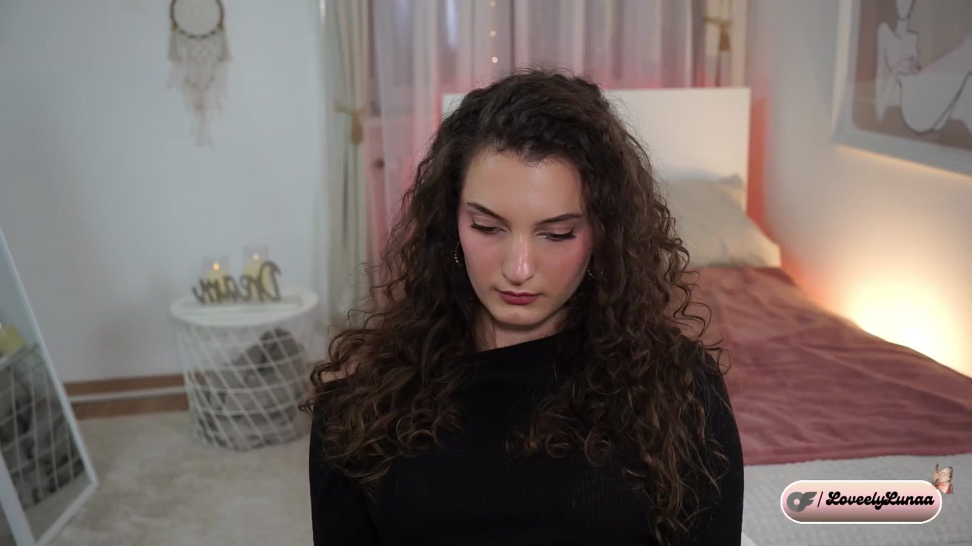 Gallery image thumbnail from LoveelyLunaa's myfreecams stream on, 01/13/2025, 14:12 image 9 of 20