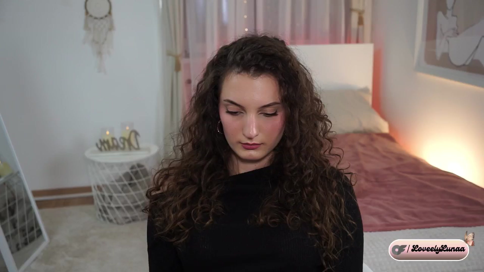 Gallery image thumbnail from LoveelyLunaa's myfreecams stream on, 01/13/2025, 14:12 image 11 of 20