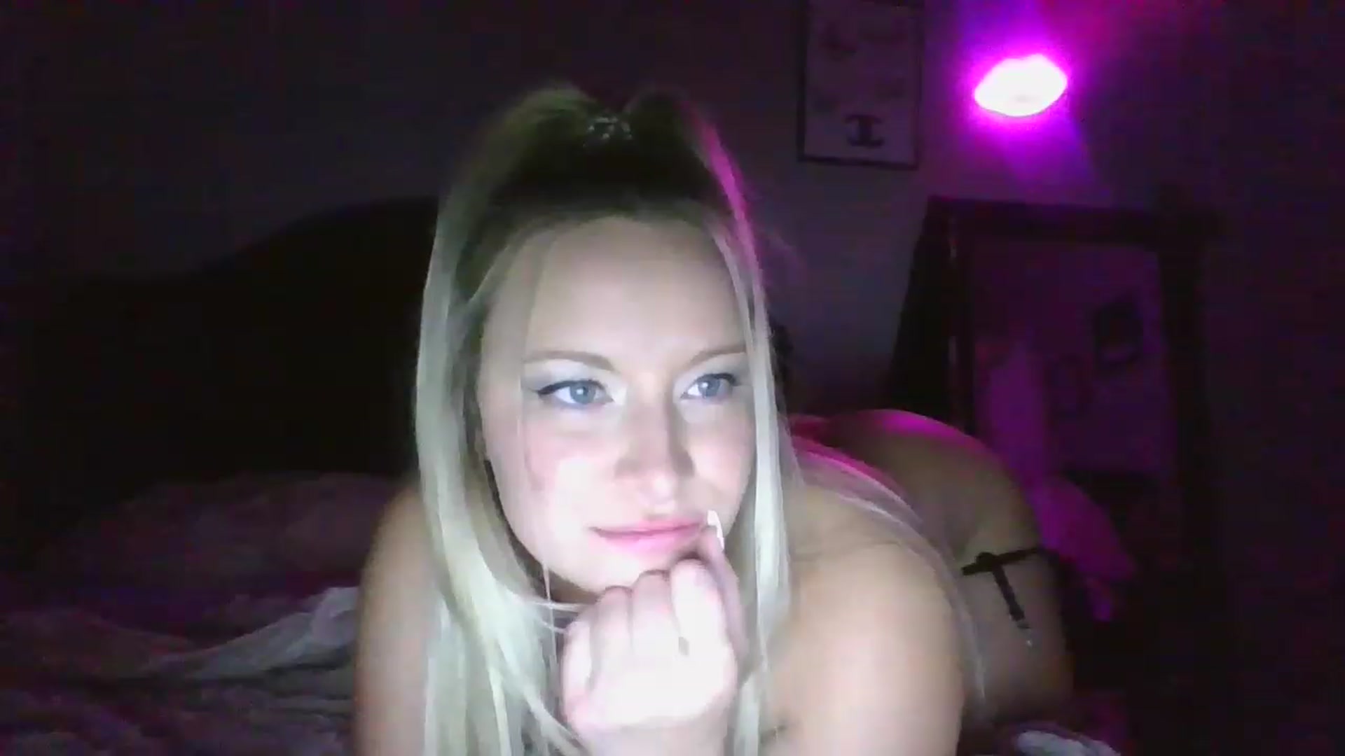 Gallery image thumbnail from Lovegoddess4's myfreecams stream on, 11/19/2022, 06:48 image 14 of 20