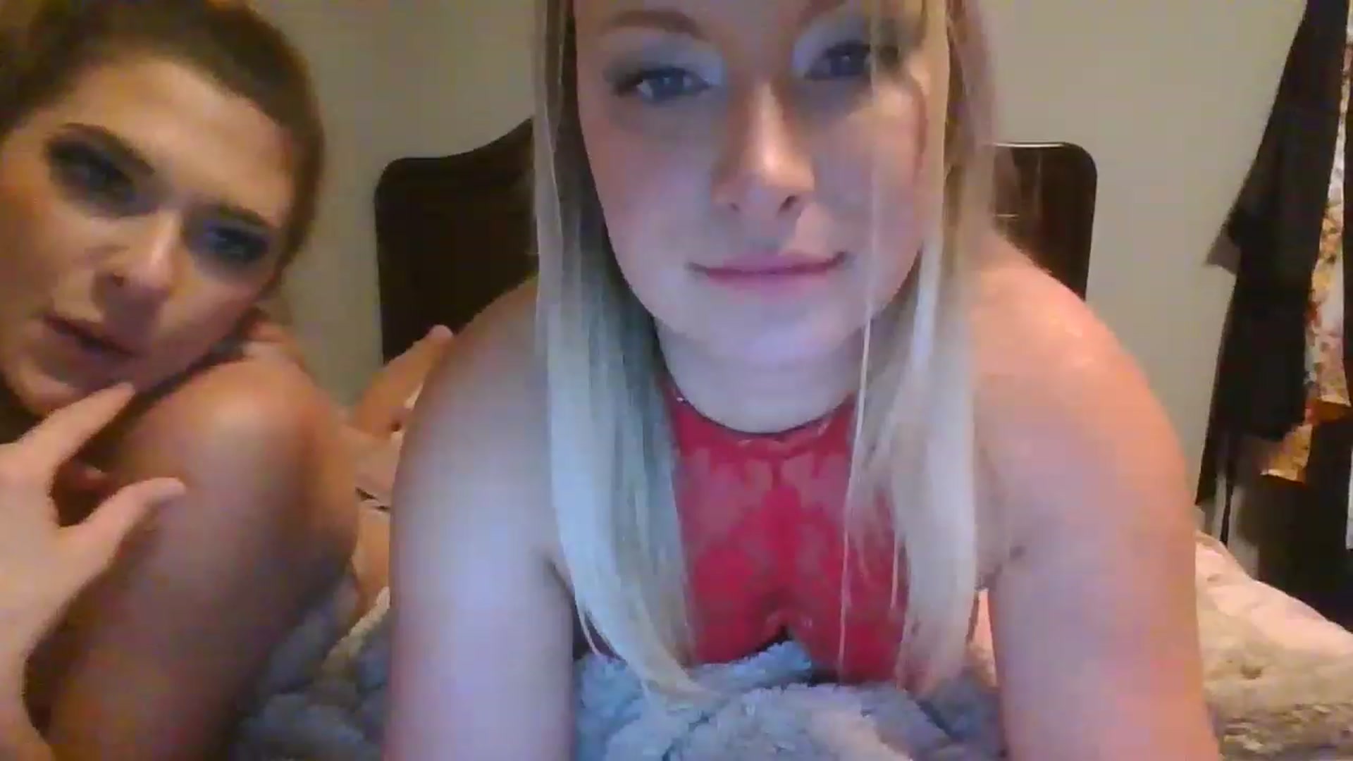 Gallery image thumbnail from Lovegoddess4's myfreecams stream on, 11/19/2022, 07:54 image 5 of 20