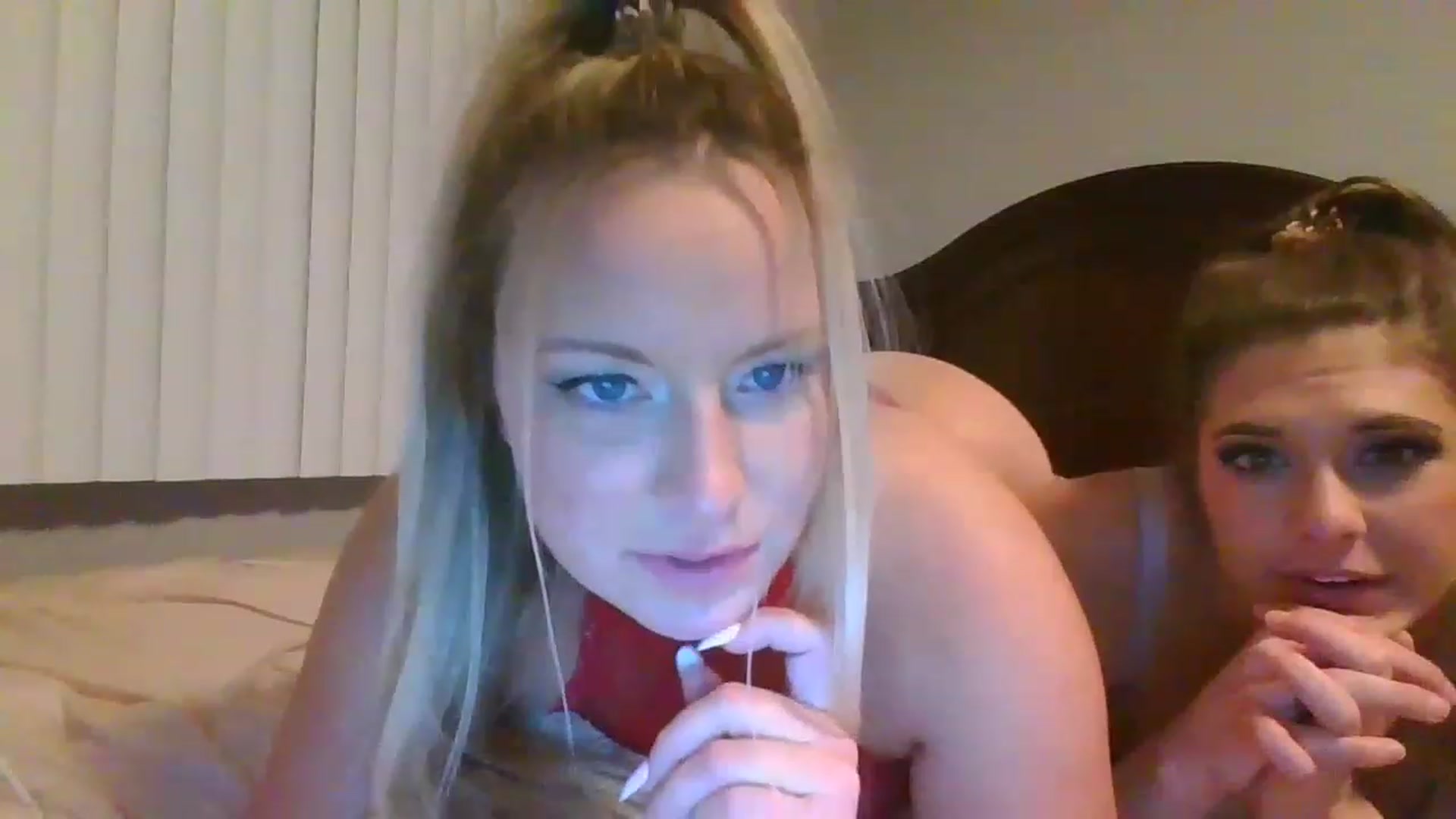 Gallery image thumbnail from Lovegoddess4's myfreecams stream on, 11/19/2022, 07:54 image 11 of 20