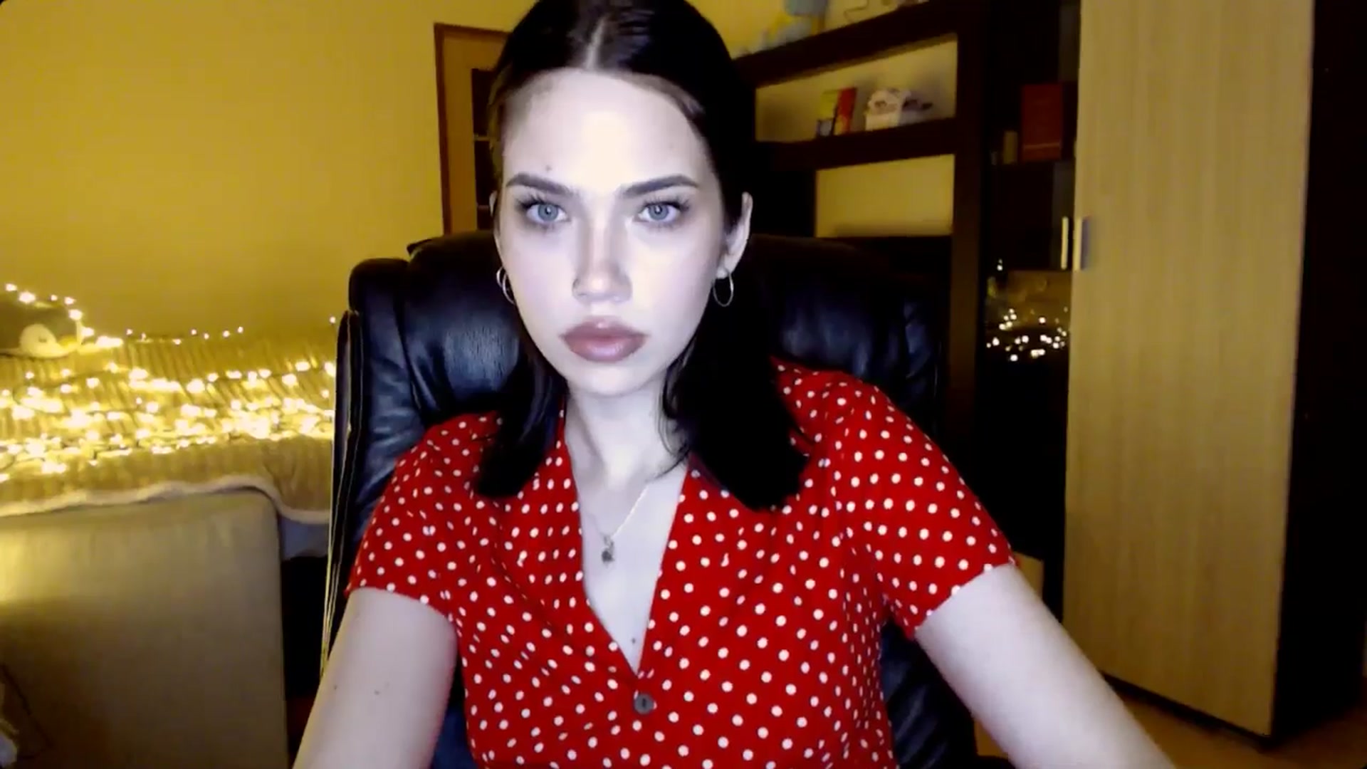 Gallery image thumbnail from LovellyRima__'s myfreecams stream on, 06/03/2024, 19:45 image 15 of 20